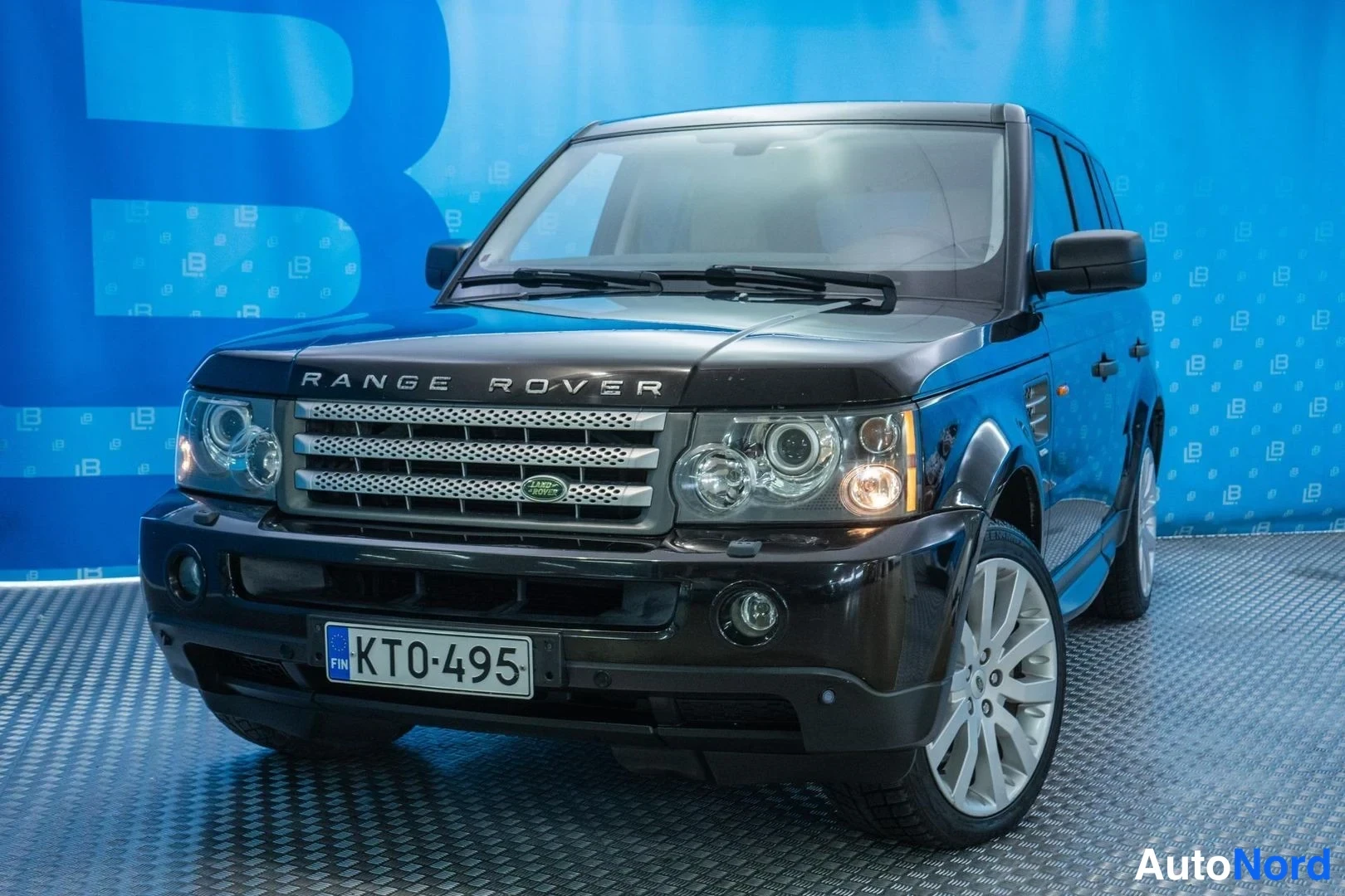 Black Land Rover Range Rover Sport 2008, front three-quarter, nose to the left, photo 2
