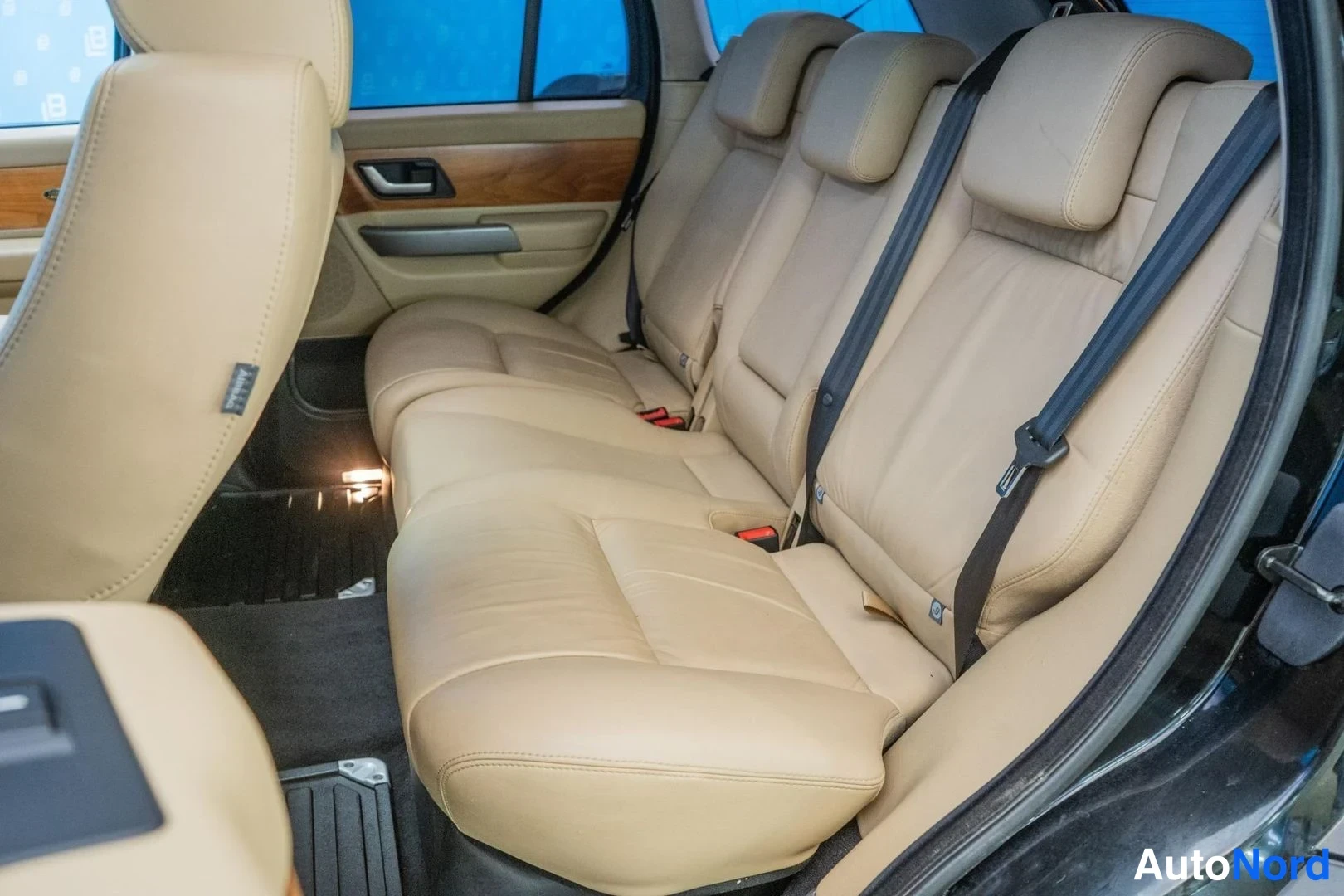 Black Land Rover Range Rover Sport 2008, rear seats, photo 11