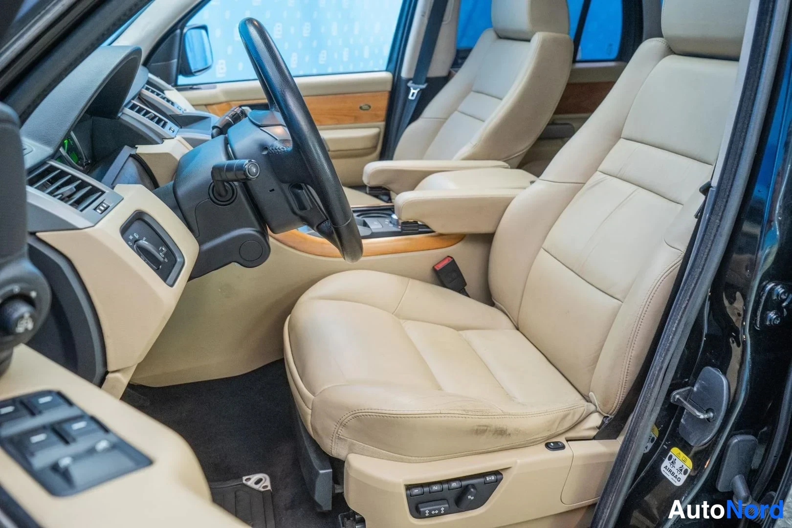 Black Land Rover Range Rover Sport 2008, front seats, photo 10