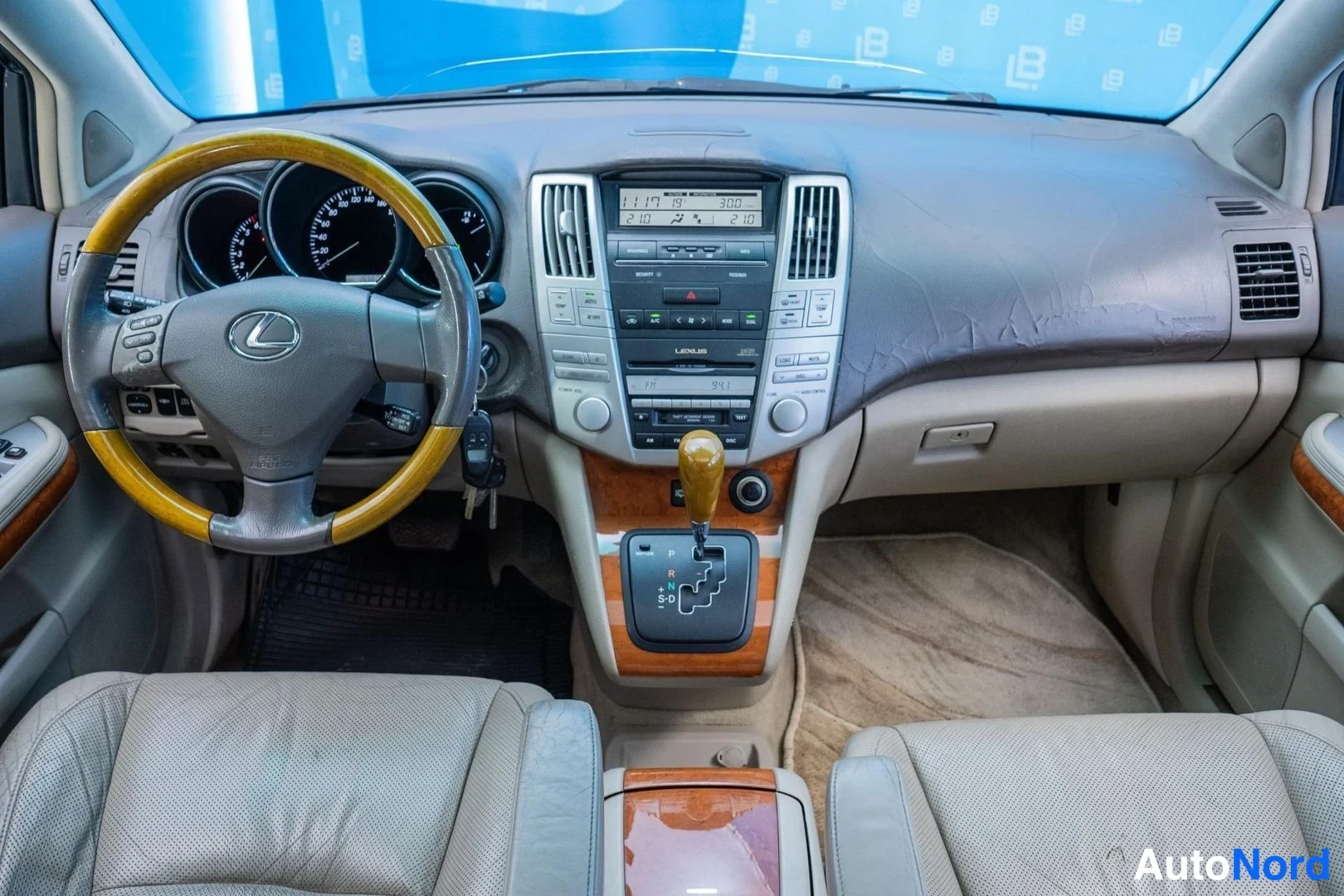 Blue Lexus RX 2003, cockpit, photo 10