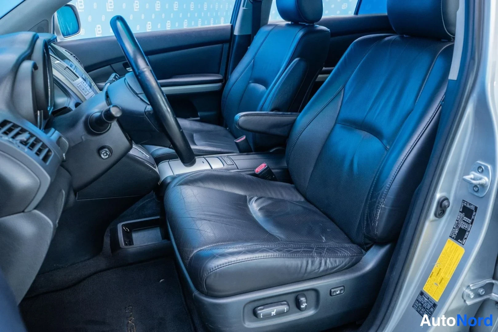 Grey Lexus RX 400h 2007, front seats, photo 10