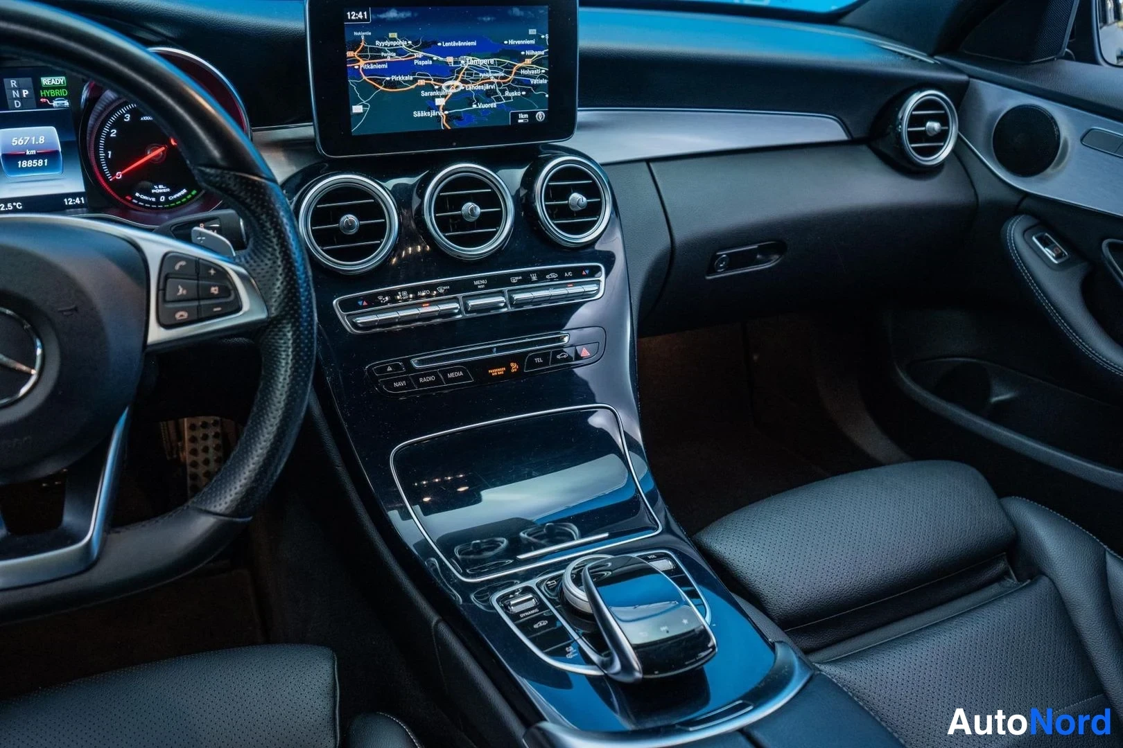 Black Mercedes-Benz C 350 e 2018, cockpit, photo 9