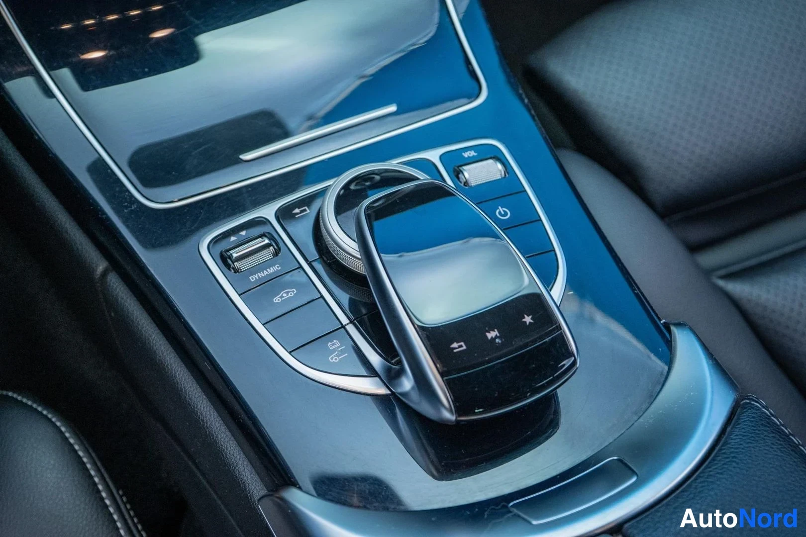 Black Mercedes-Benz C 350 e 2018, detail, photo 13
