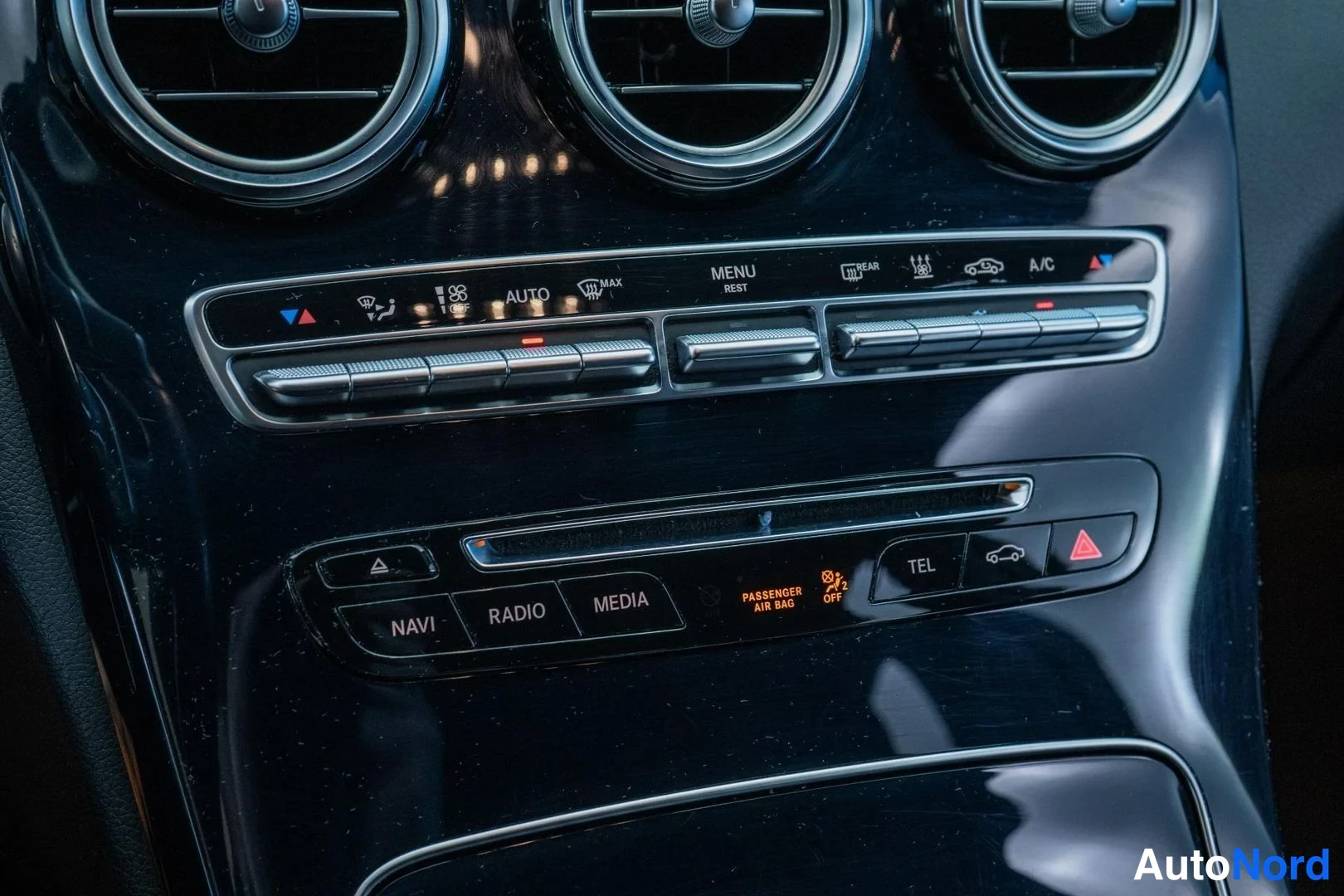Black Mercedes-Benz C 350 e 2018, detail, photo 14