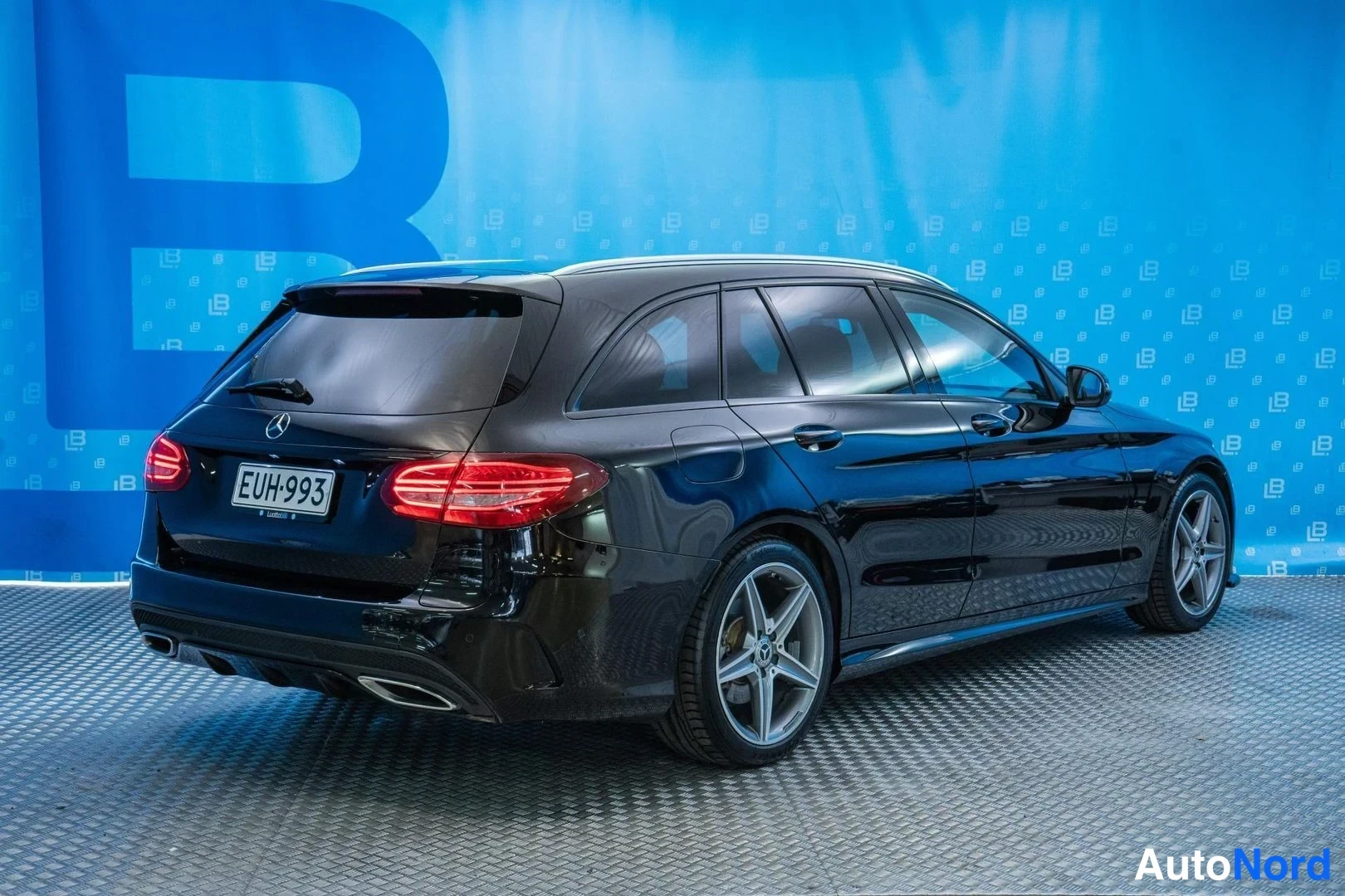 Black Mercedes-Benz C 350 e 2018, rear three-quarter, photo 5