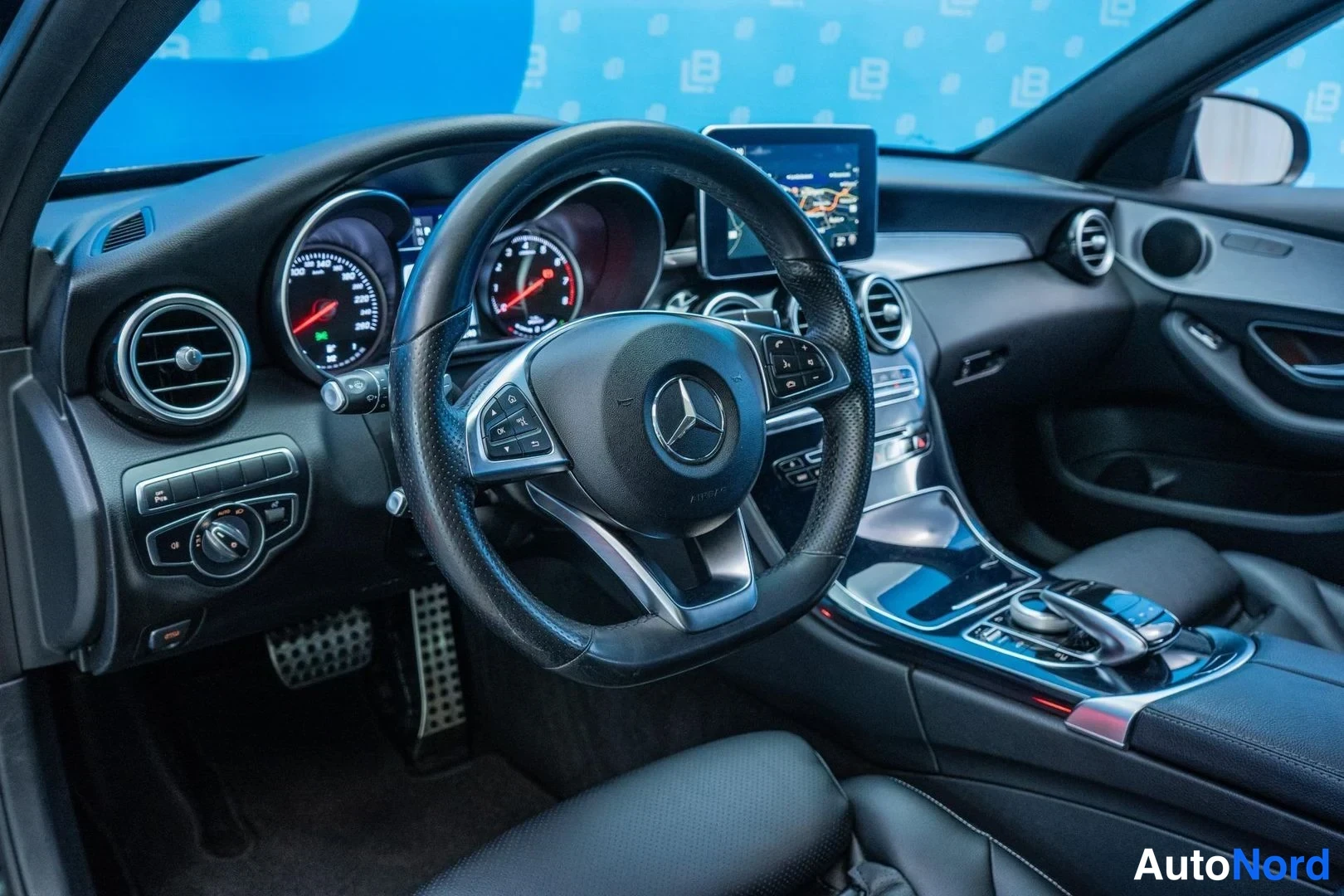 Black Mercedes-Benz C 350 e 2018, cockpit, photo 7