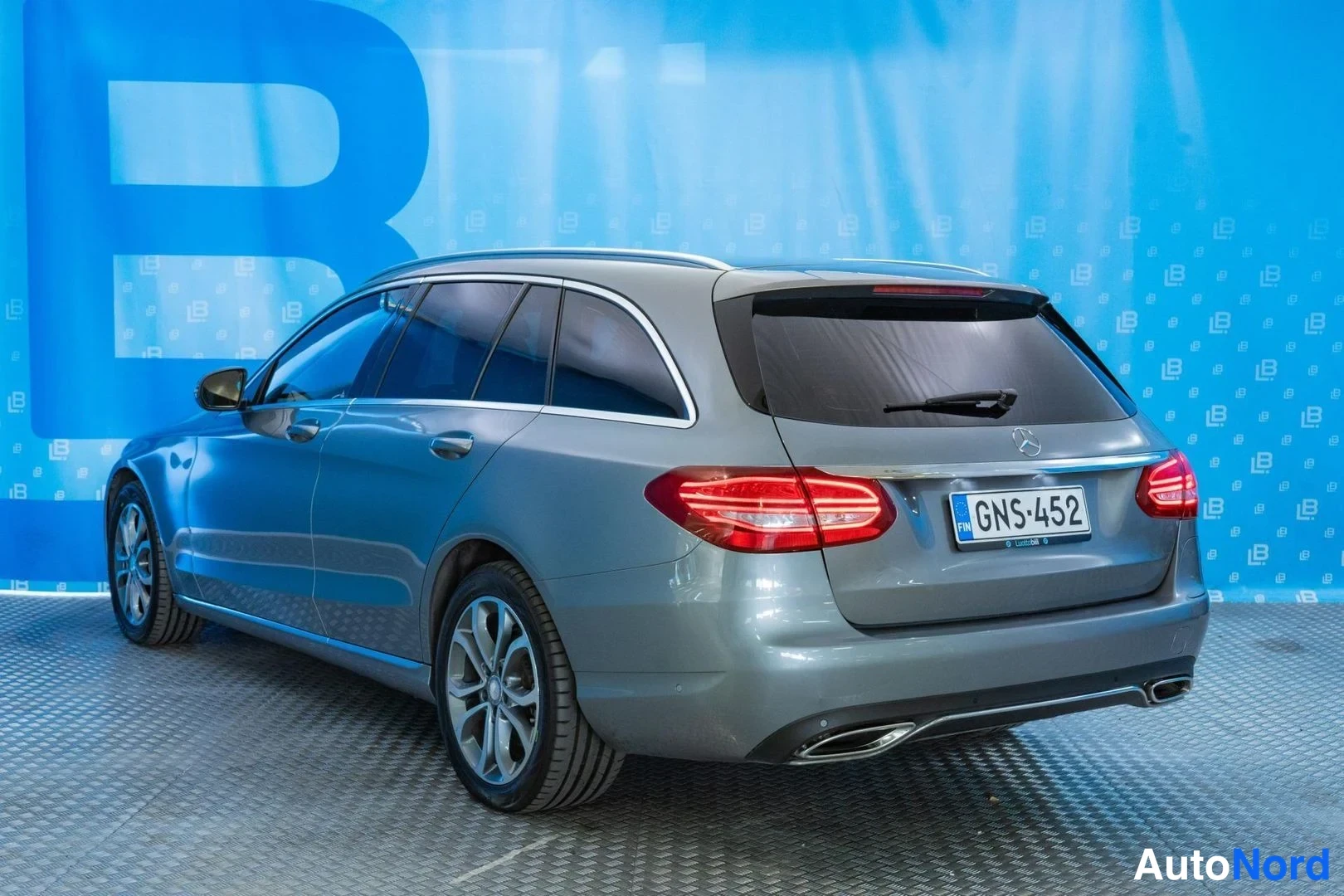 Grey Mercedes-Benz C 350 e 2016, rear three-quarter, photo 6