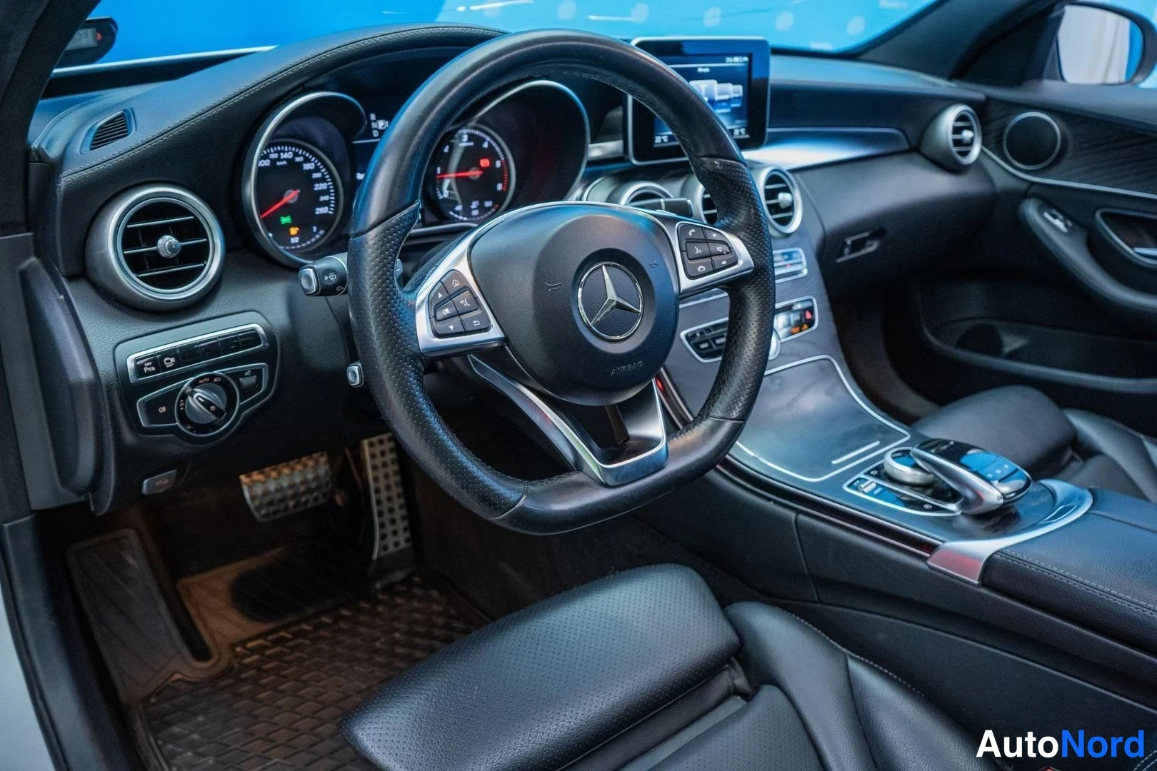 Silver Mercedes-Benz C 220 BlueTEC 2015, cockpit, photo 7