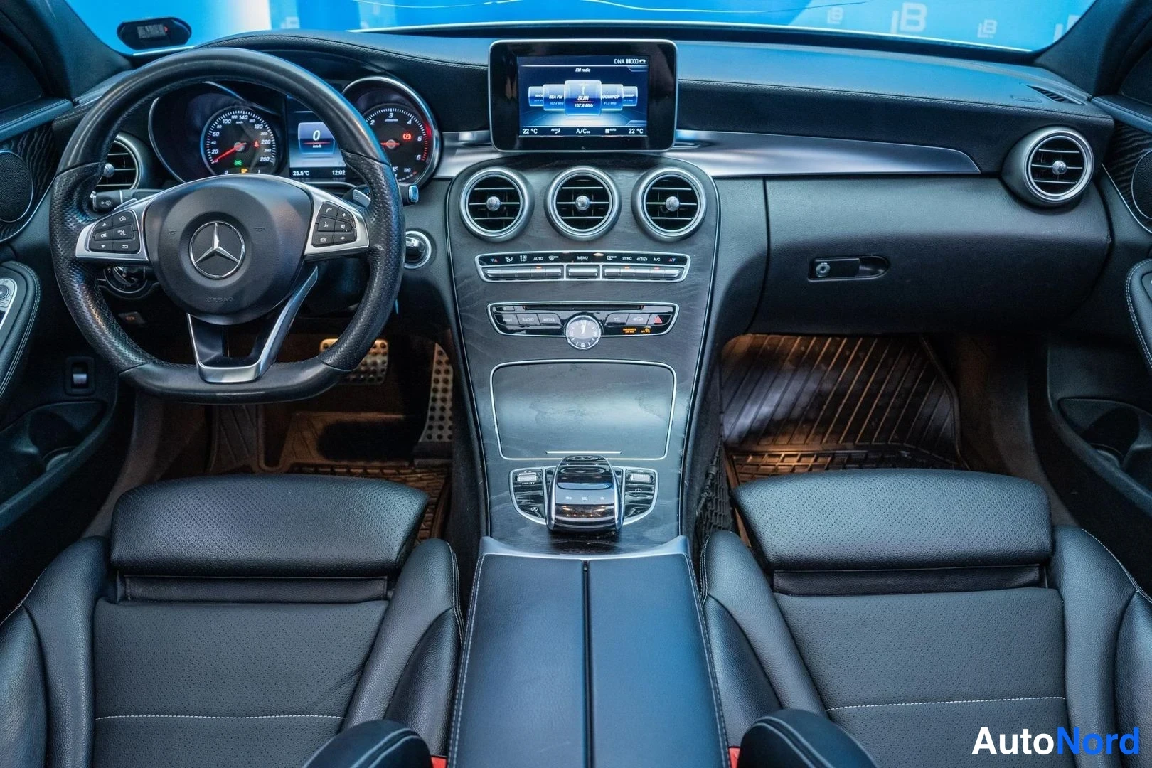 Silver Mercedes-Benz C 220 BlueTEC 2015, front seats, photo 9