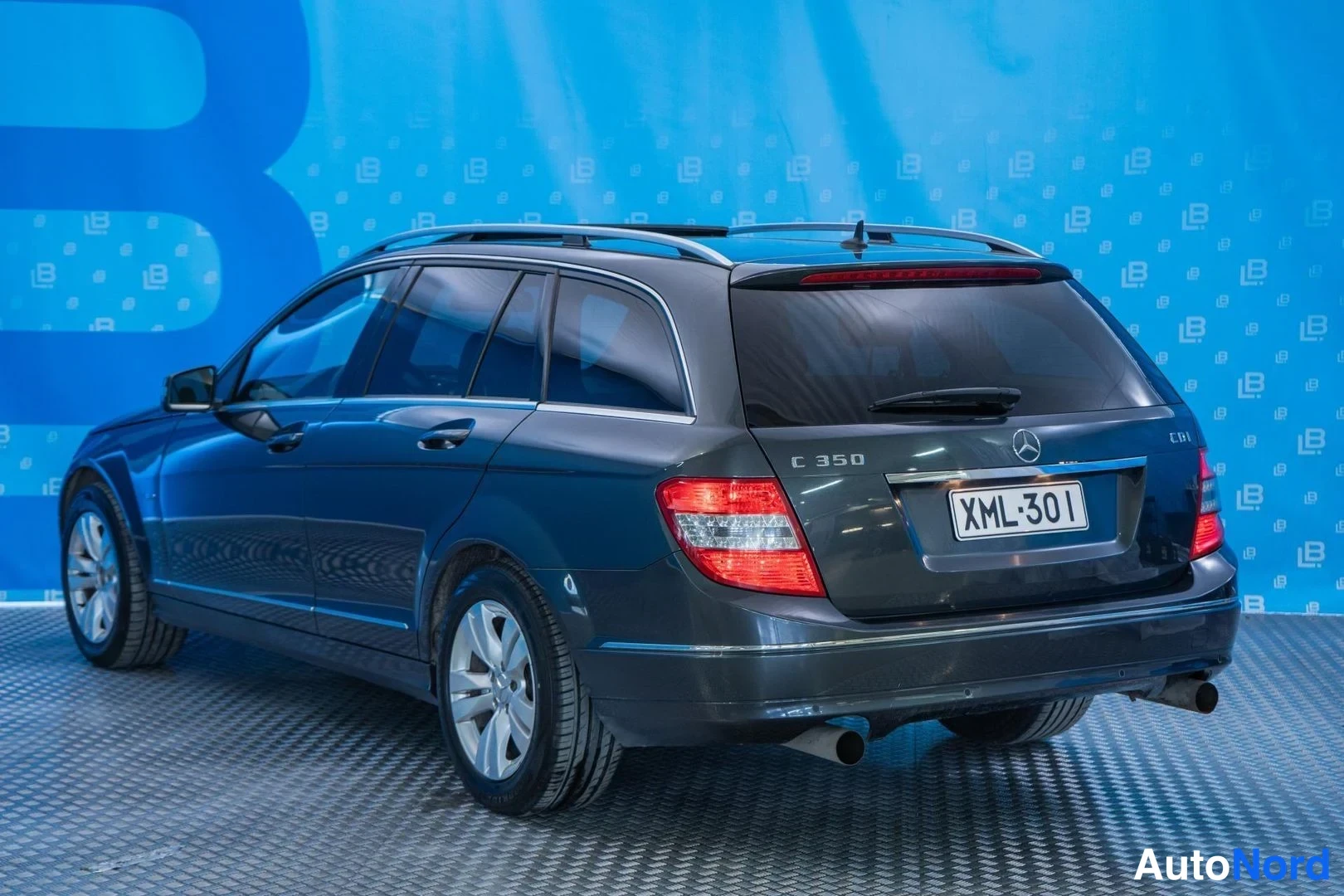Grey Mercedes-Benz C 350 CDI 2011, rear three-quarter, photo 4