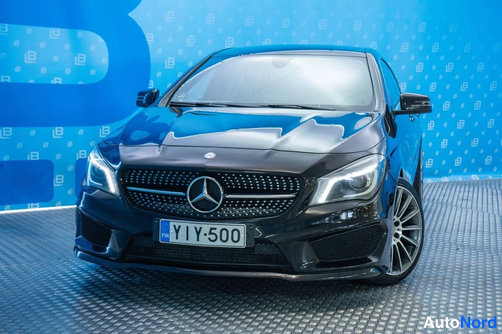 Black Mercedes-Benz CLA 220 CDI 4MATIC 2016, front three-quarter, nose to the left, photo 2
