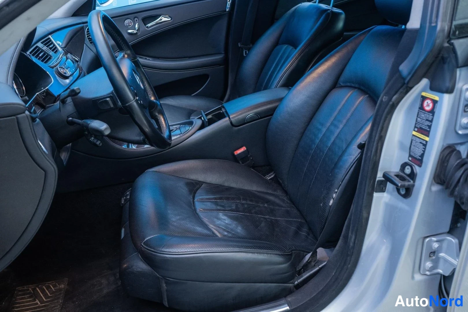 Silver Mercedes-Benz CLS 350 2005, front seats, photo 11