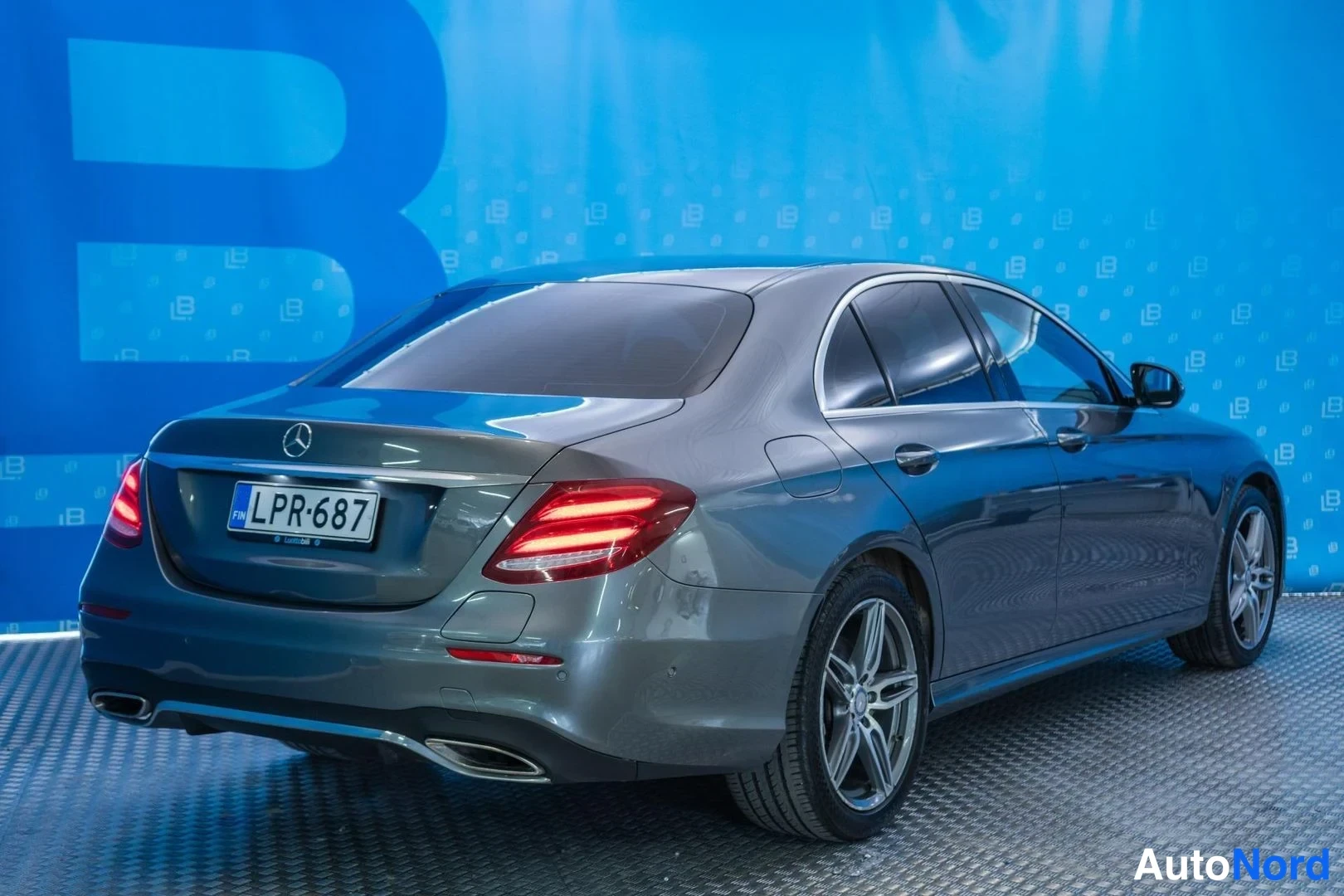 Grey Mercedes-Benz E 350 e 2017, rear three-quarter, photo 4