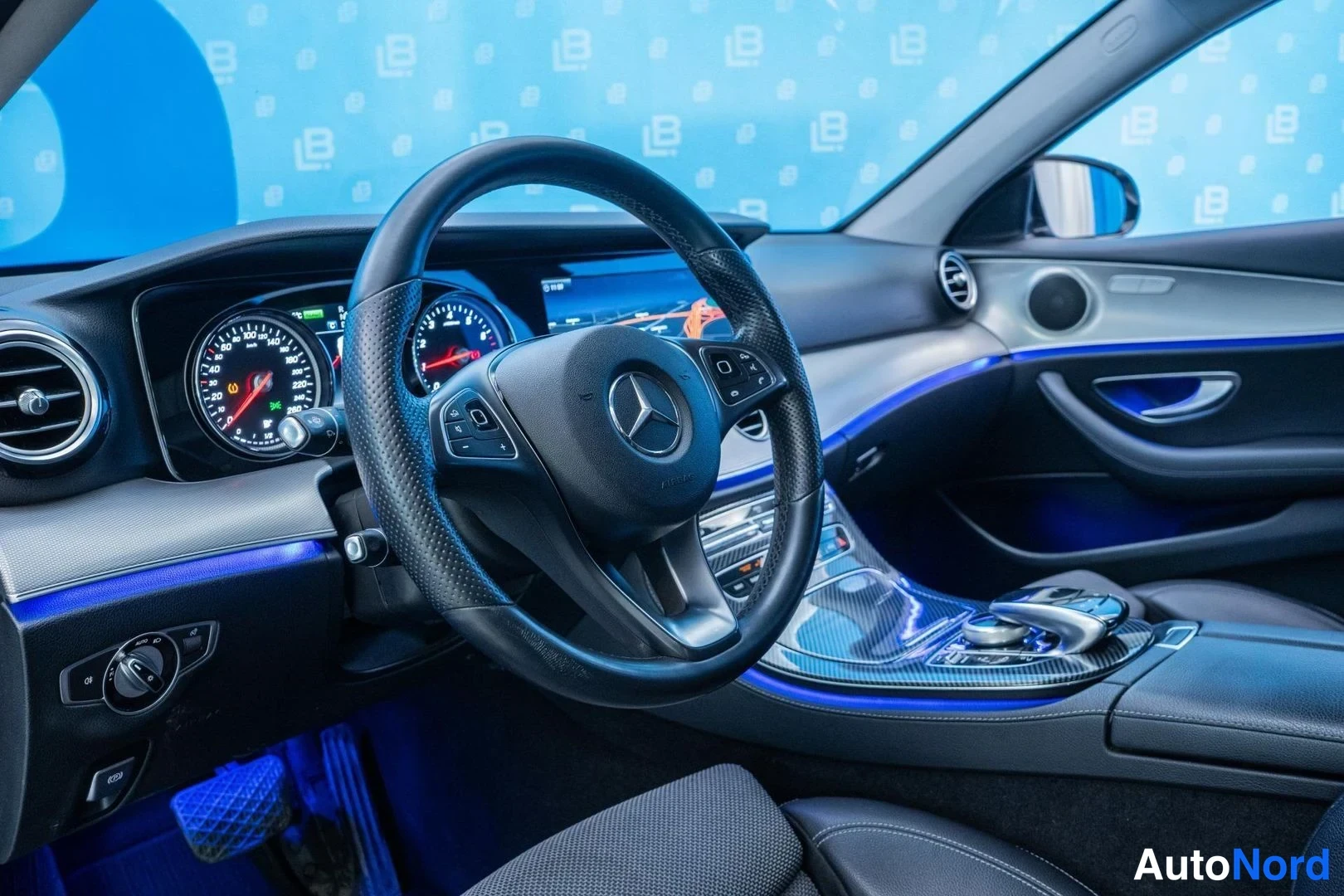 Grey Mercedes-Benz E 350 e 2017, cockpit, photo 7