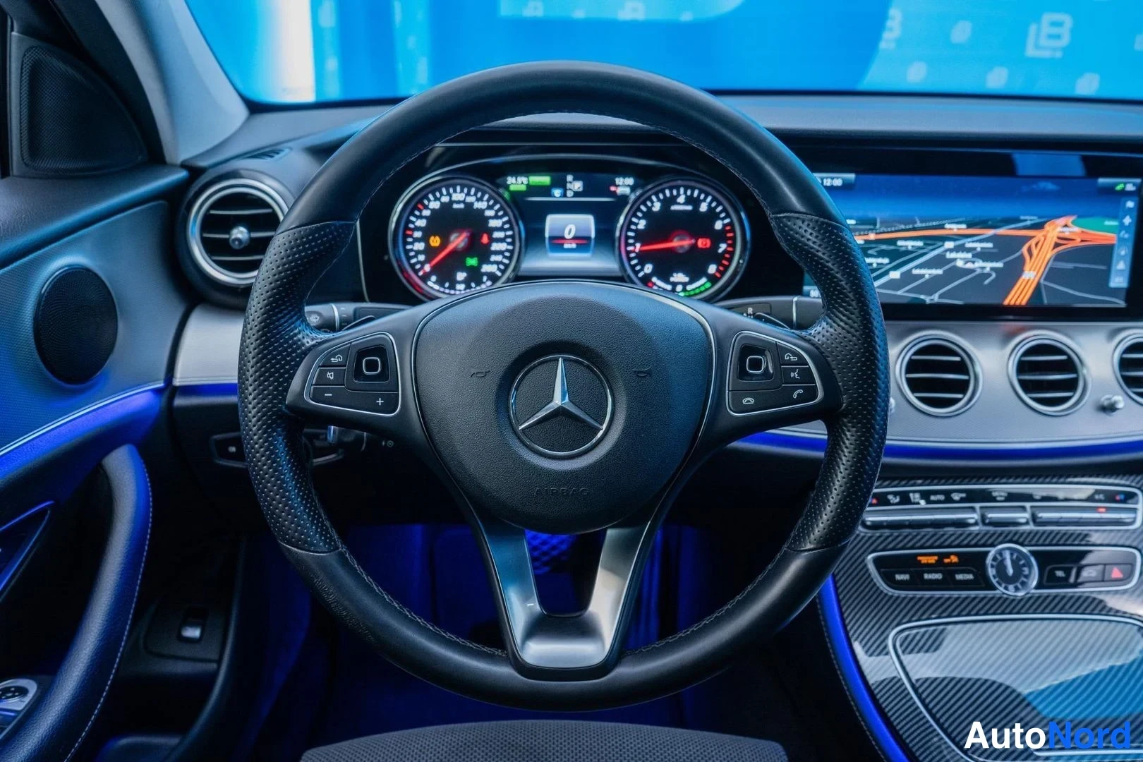 Grey Mercedes-Benz E 350 e 2017, detail, photo 12