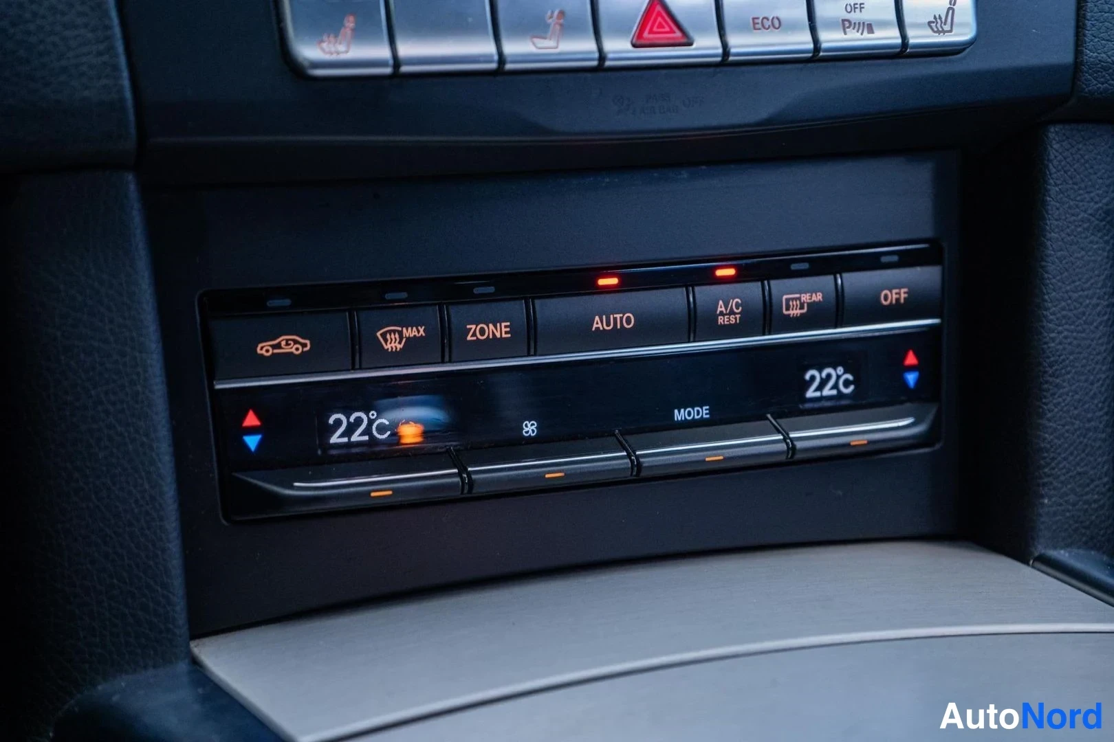 Black Mercedes-Benz E 200 CDI 2014, detail, photo 12
