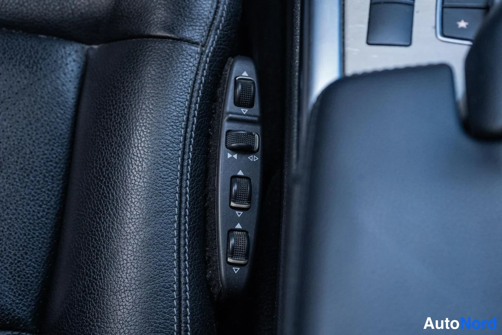 Black Mercedes-Benz E 200 CDI 2014, detail, photo 18