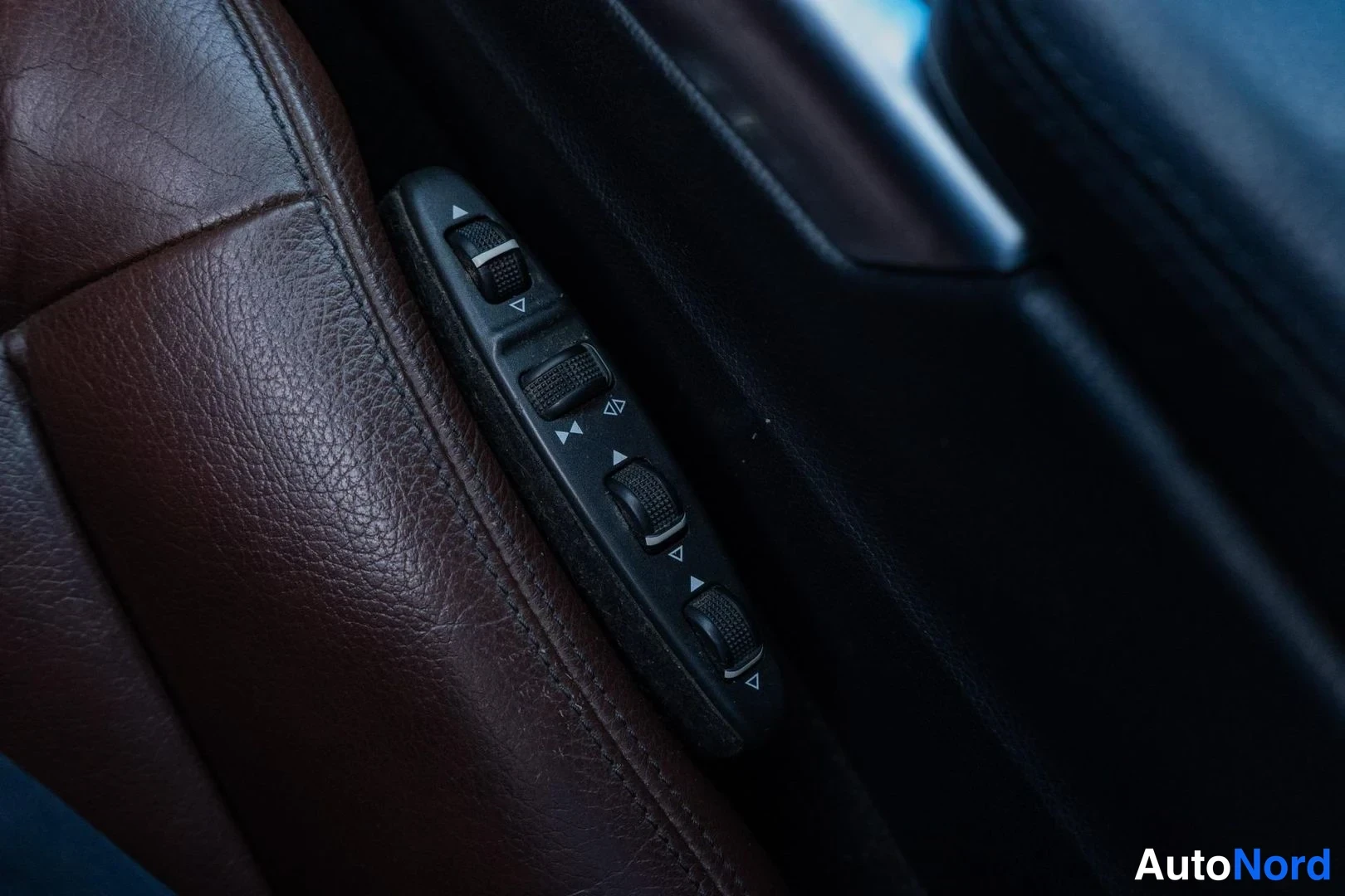 Black Mercedes-Benz E 200 BlueTEC 2016, detail, photo 16