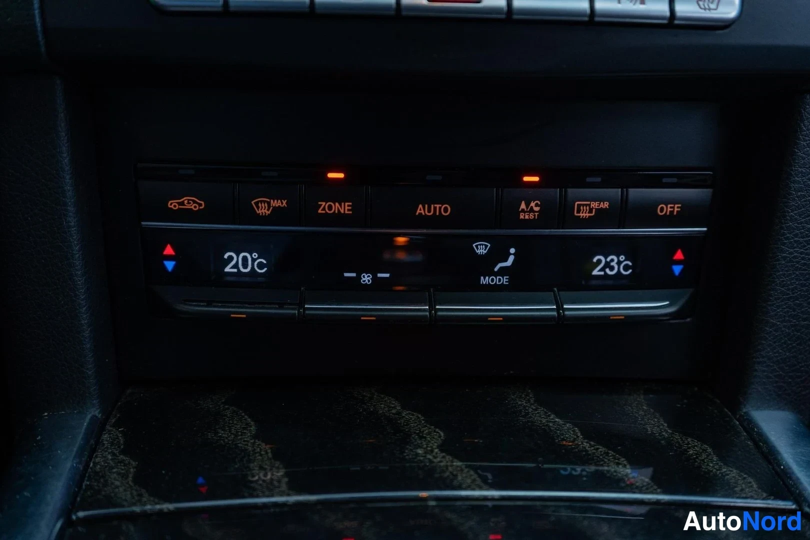 Black Mercedes-Benz E 200 BlueTEC 2016, detail, photo 14