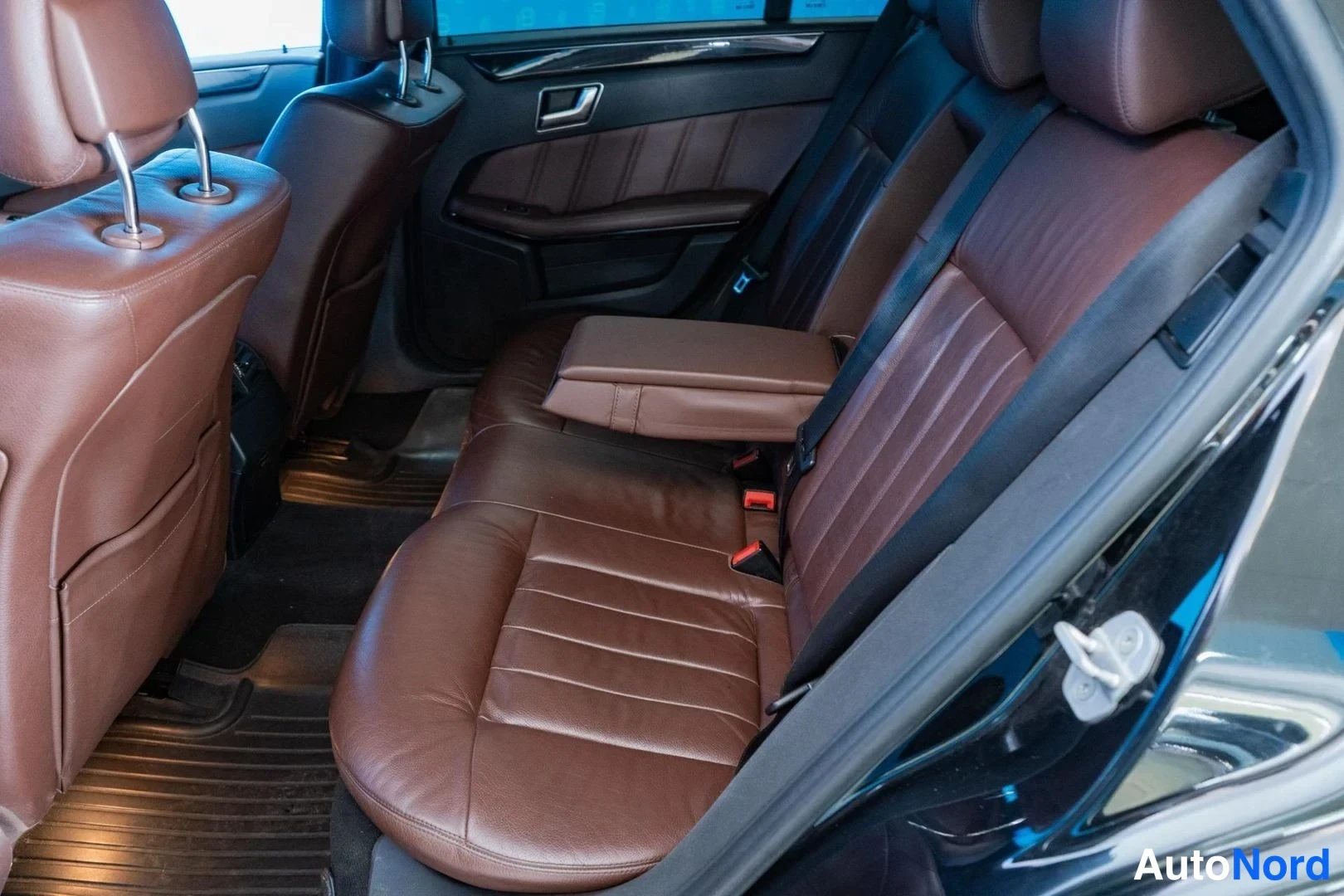 Black Mercedes-Benz E 200 BlueTEC 2016, rear seats, photo 12
