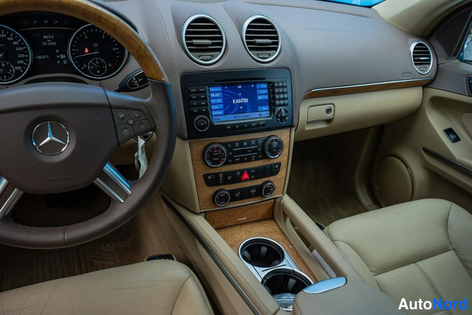 Green Mercedes-Benz GL 420 CDI 4MATIC 2008, cockpit, photo 10