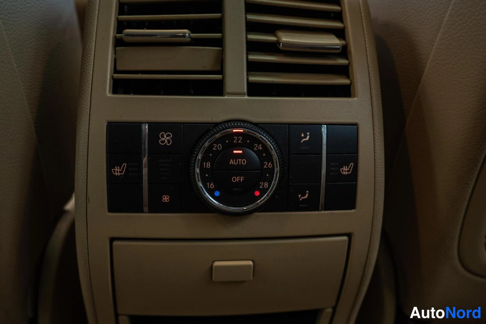 Green Mercedes-Benz GL 420 CDI 4MATIC 2008, detail, photo 18