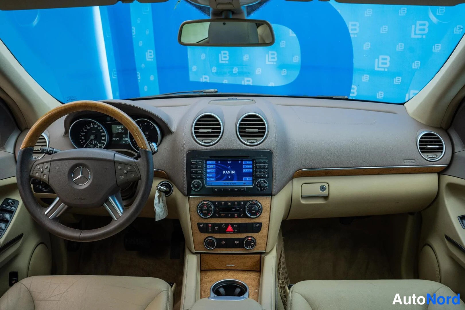 Green Mercedes-Benz GL 420 CDI 4MATIC 2008, cockpit, photo 8