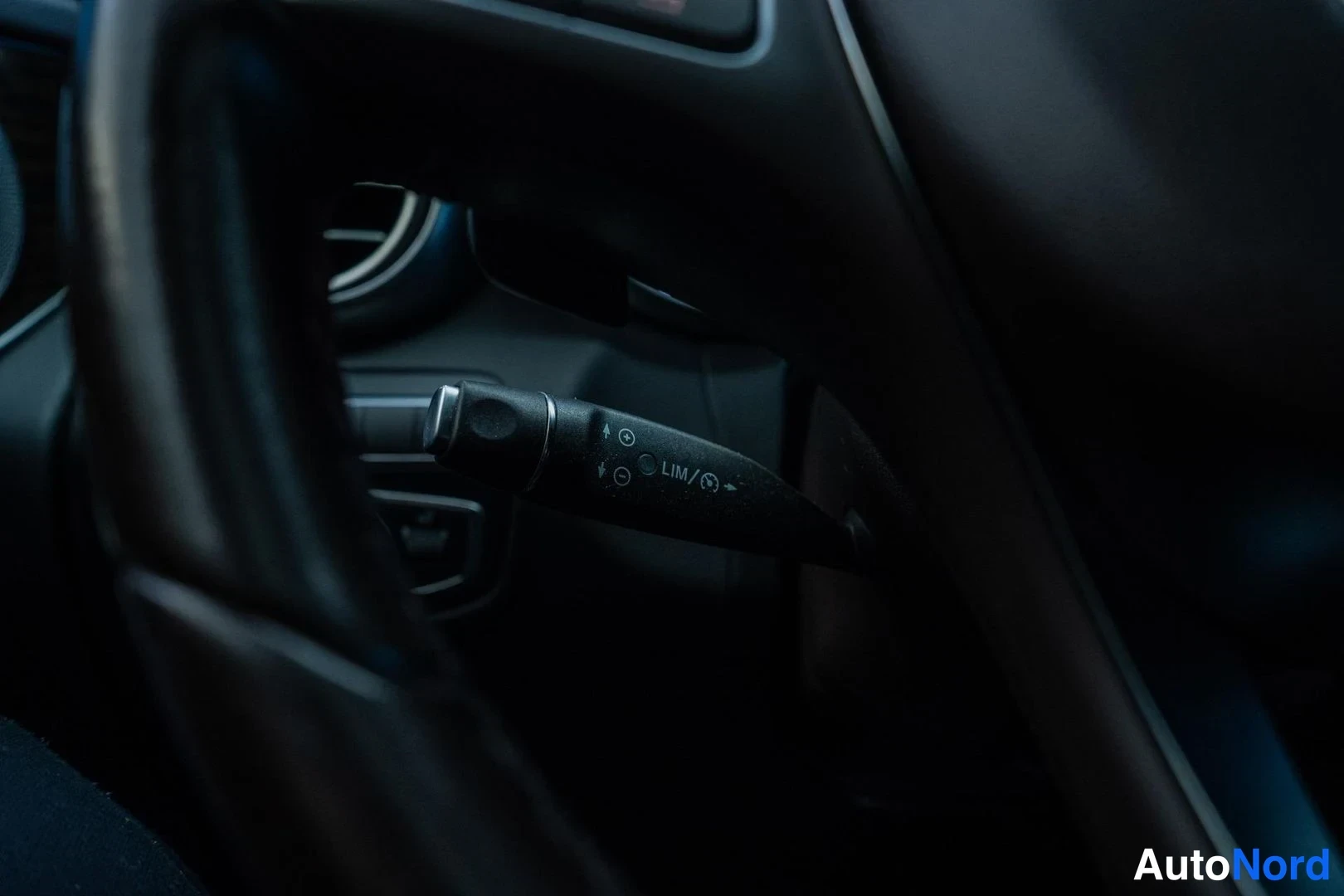 Brown Mercedes-Benz GLC 350 e 4MATIC 2017, detail, photo 22