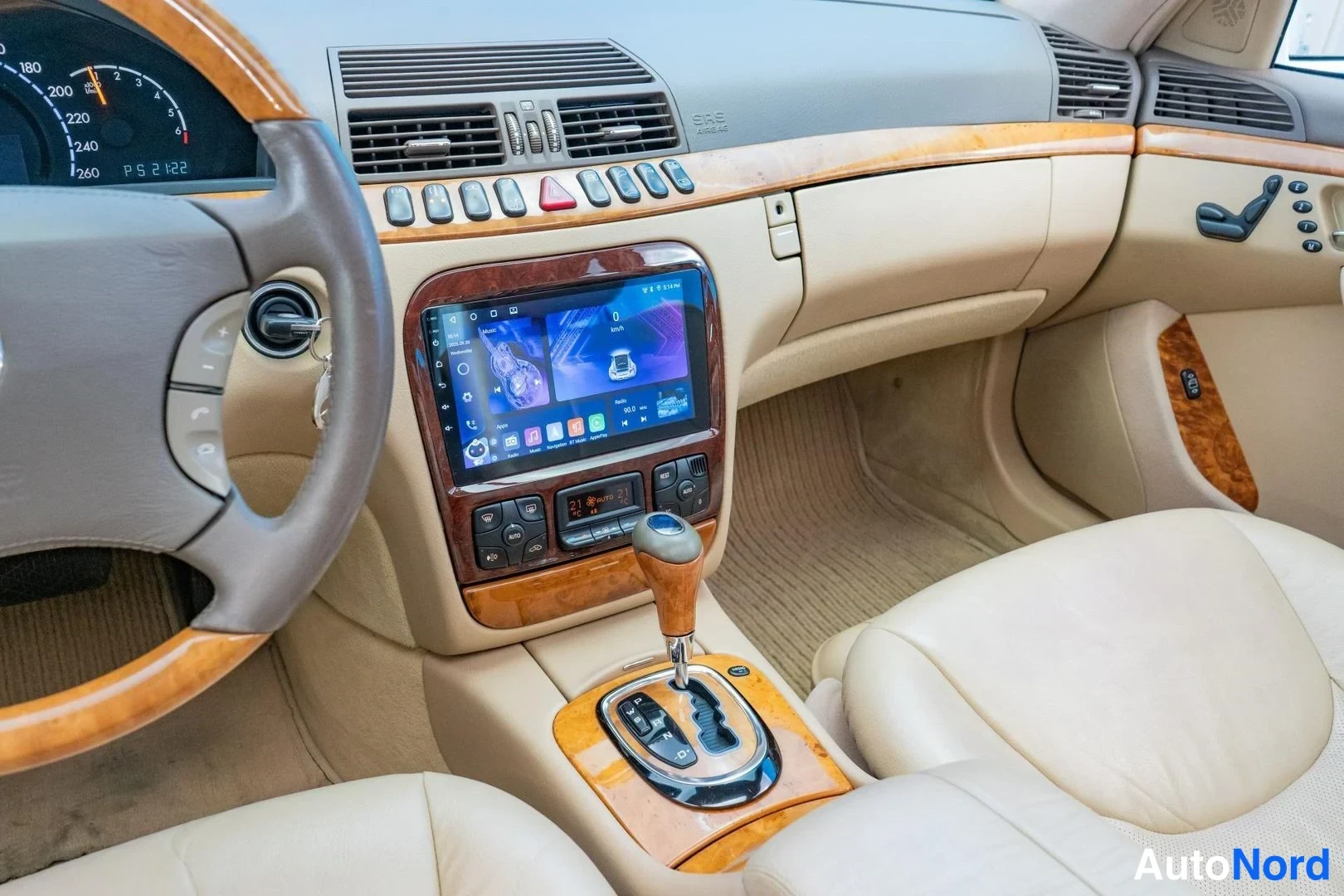 White Mercedes-Benz S 280 2004, cockpit, photo 11