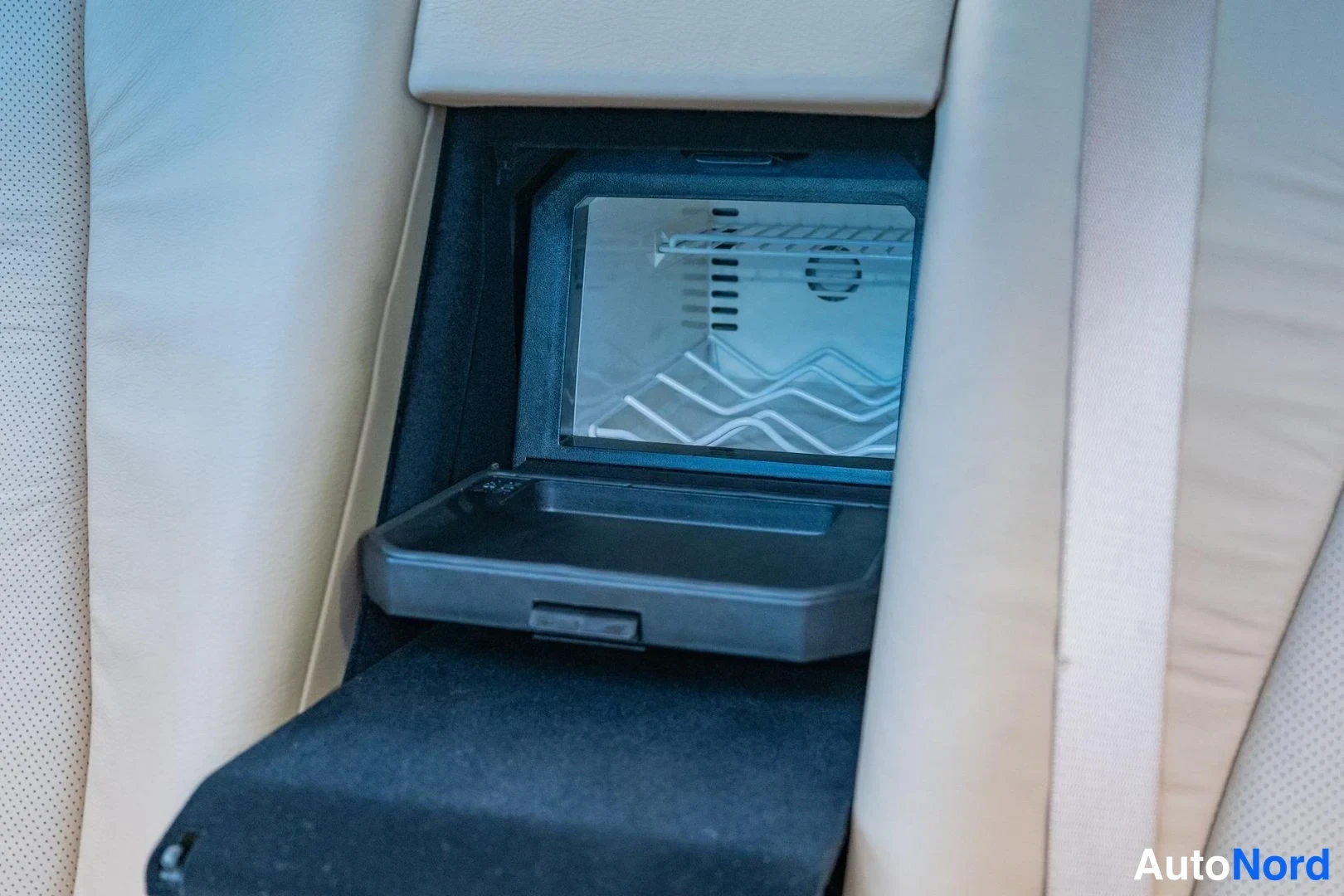 White Mercedes-Benz S 280 2004, detail, photo 21
