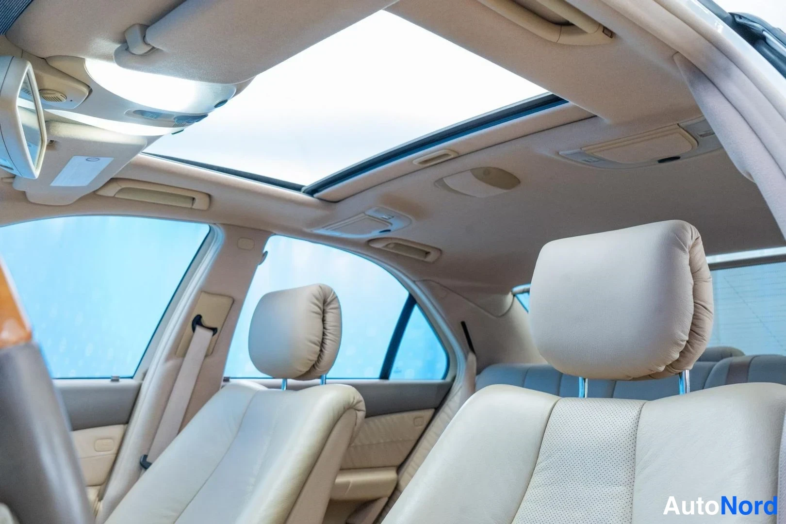 White Mercedes-Benz S 280 2004, cockpit, photo 7