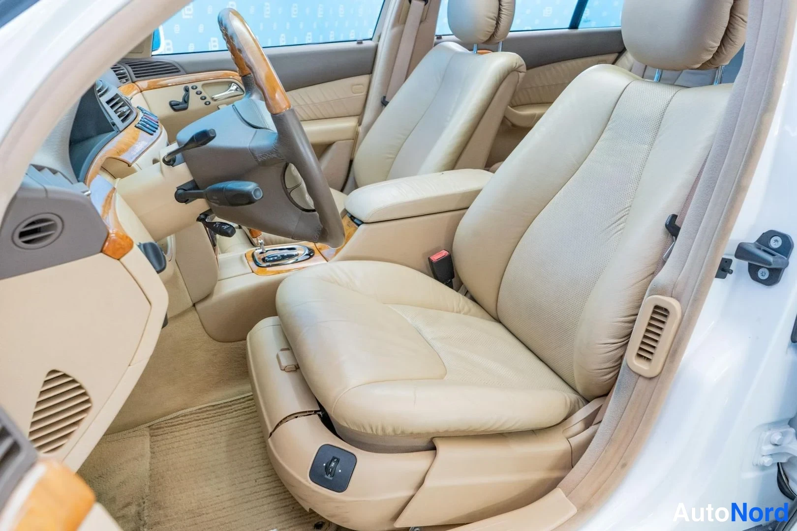 White Mercedes-Benz S 280 2004, cockpit, photo 8