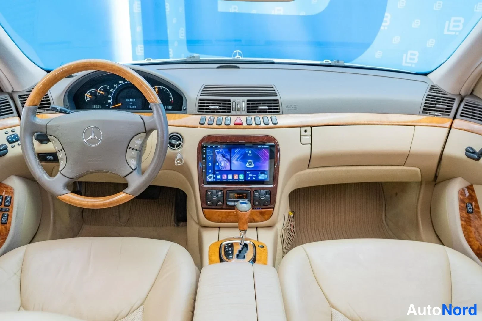 White Mercedes-Benz S 280 2004, cockpit, photo 12