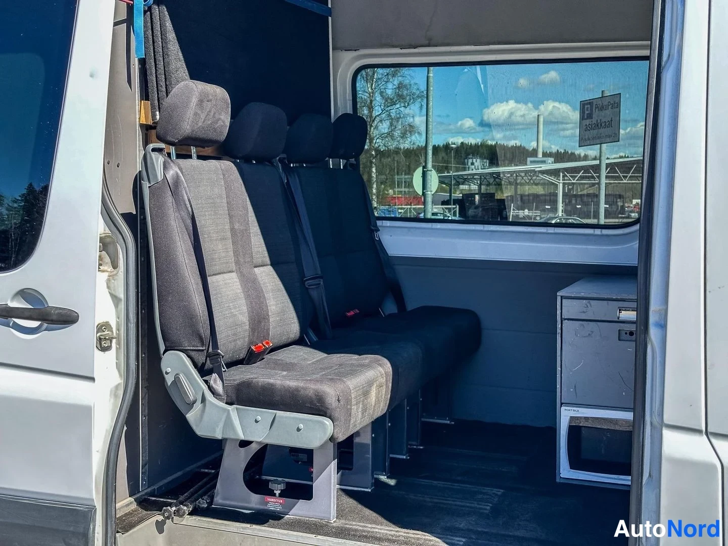 White Mercedes-Benz Sprinter 316 CDI 2010, rear seats, photo 10