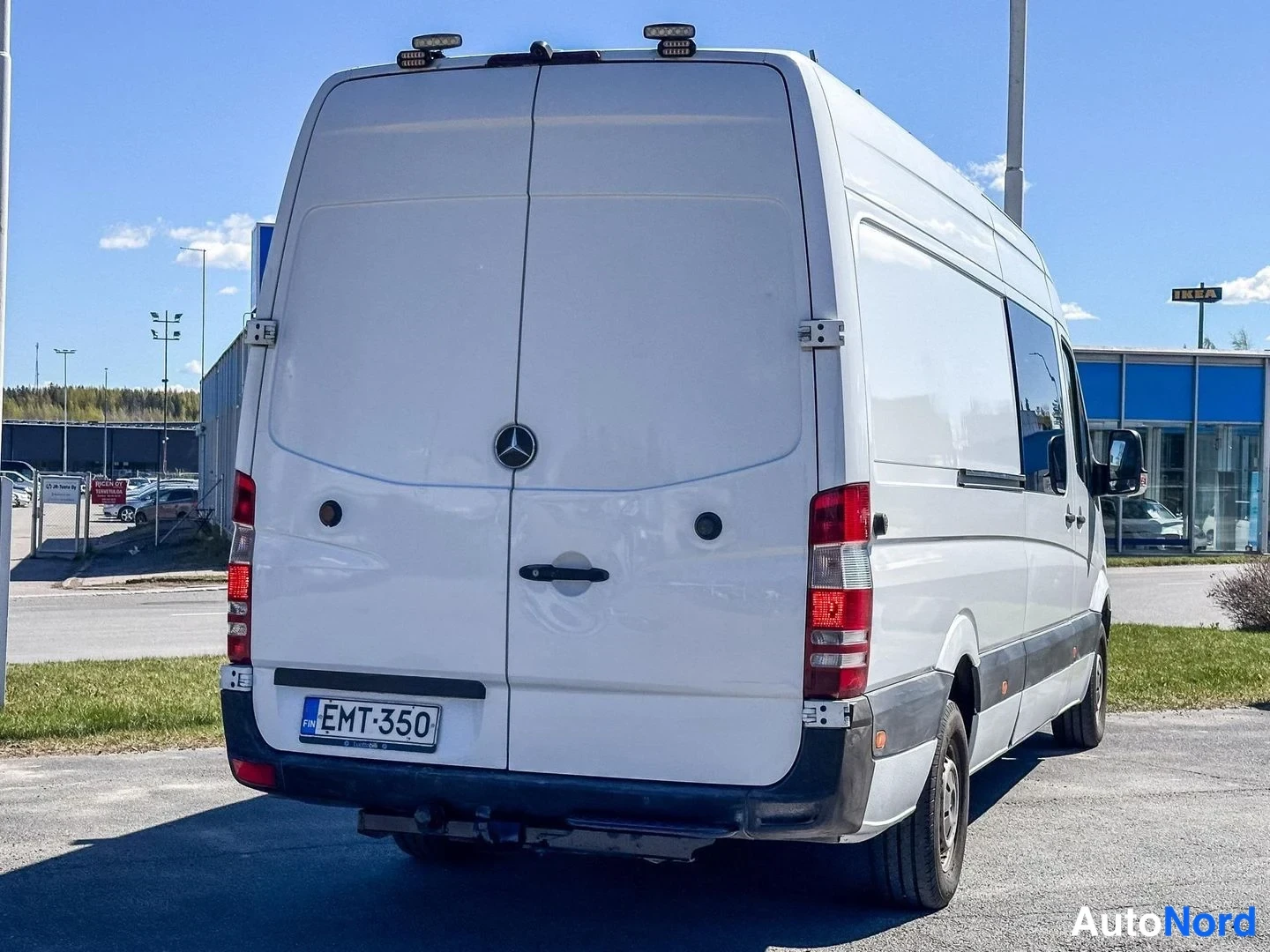 White Mercedes-Benz Sprinter 316 CDI 2010, rear three-quarter, photo 5