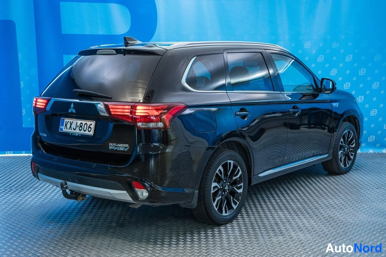 Black Mitsubishi Outlander PHEV 2016, rear three-quarter, photo 4