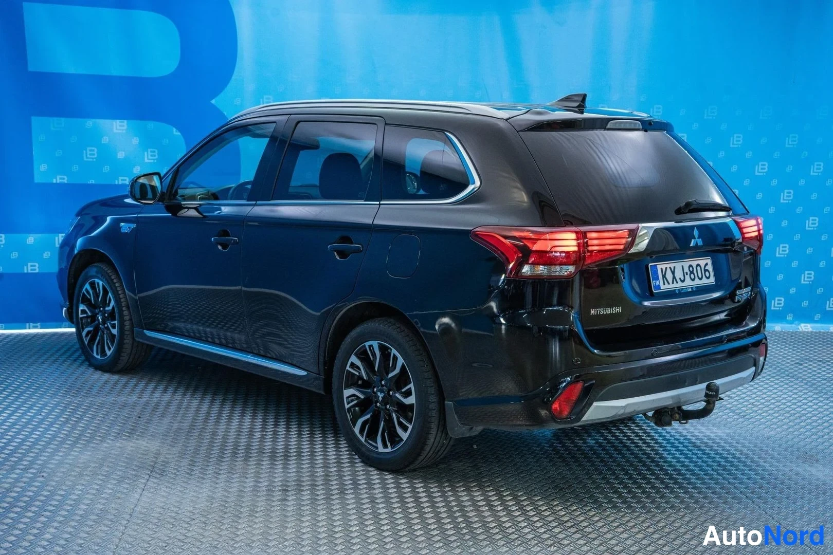 Black Mitsubishi Outlander PHEV 2016, rear three-quarter, photo 5