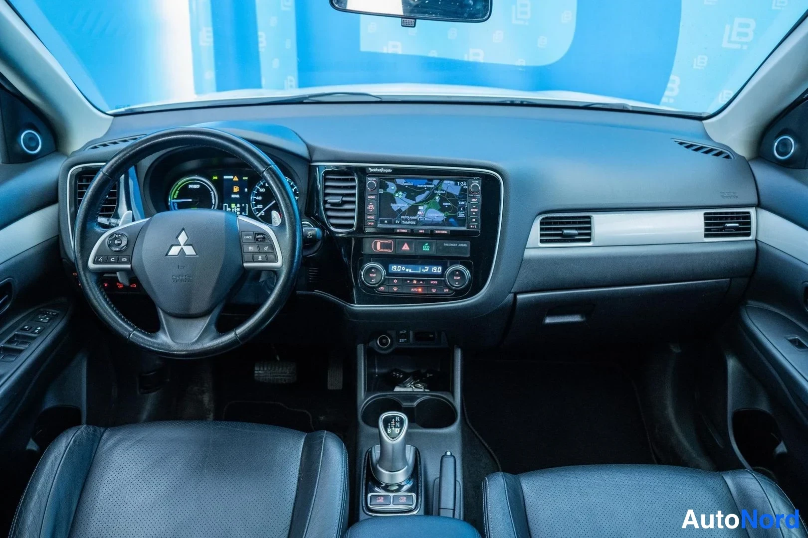 White Mitsubishi Outlander PHEV 2014, cockpit, photo 8