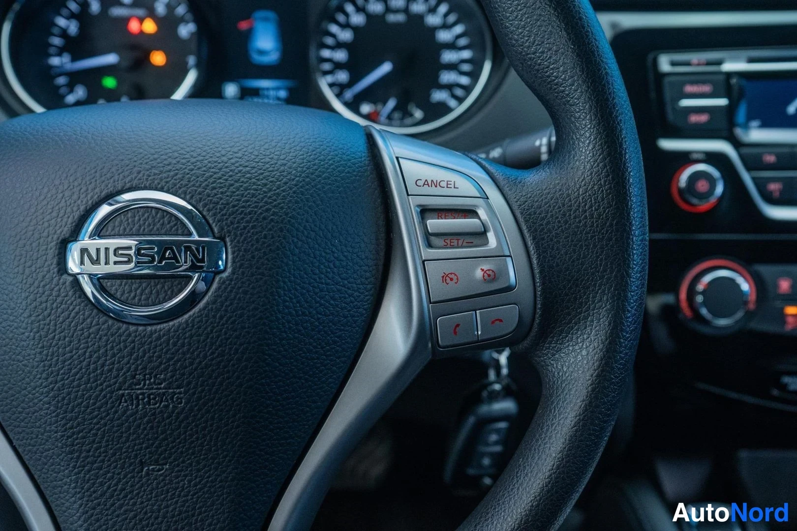 Beige Nissan Qashqai 2016, detail, photo 13