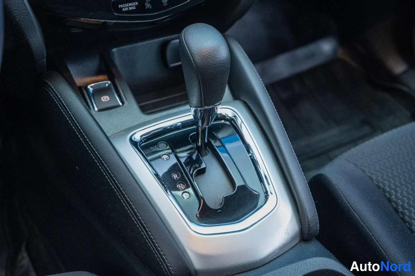 Beige Nissan Qashqai 2016, detail, photo 14