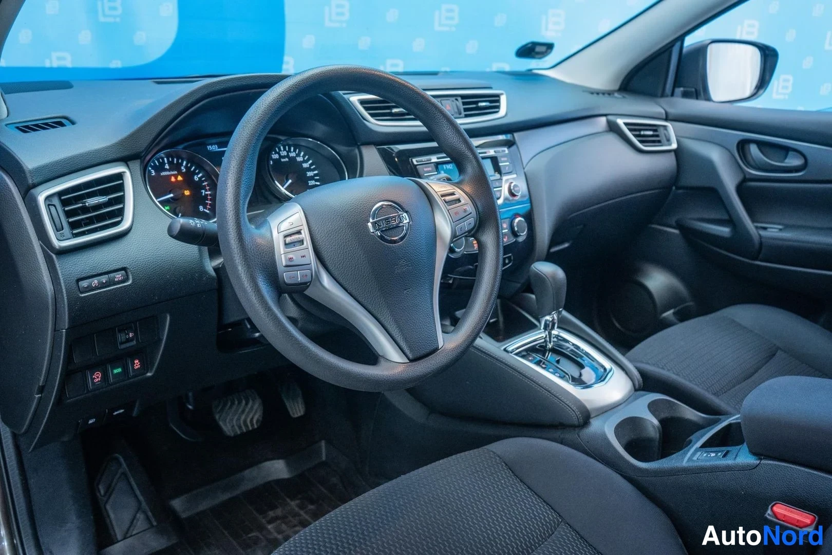 Beige Nissan Qashqai 2016, cockpit, photo 7