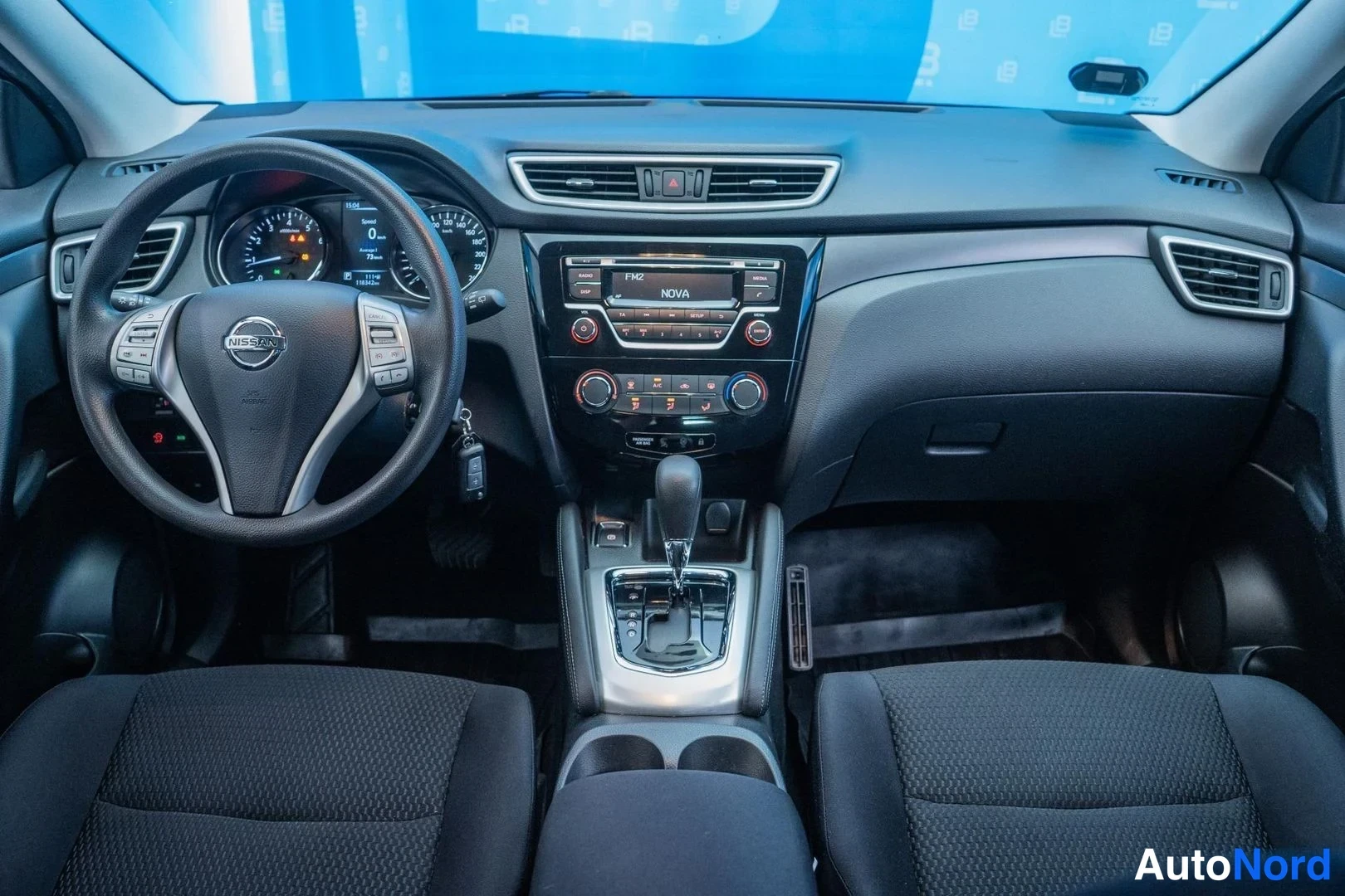 Beige Nissan Qashqai 2016, cockpit, photo 8