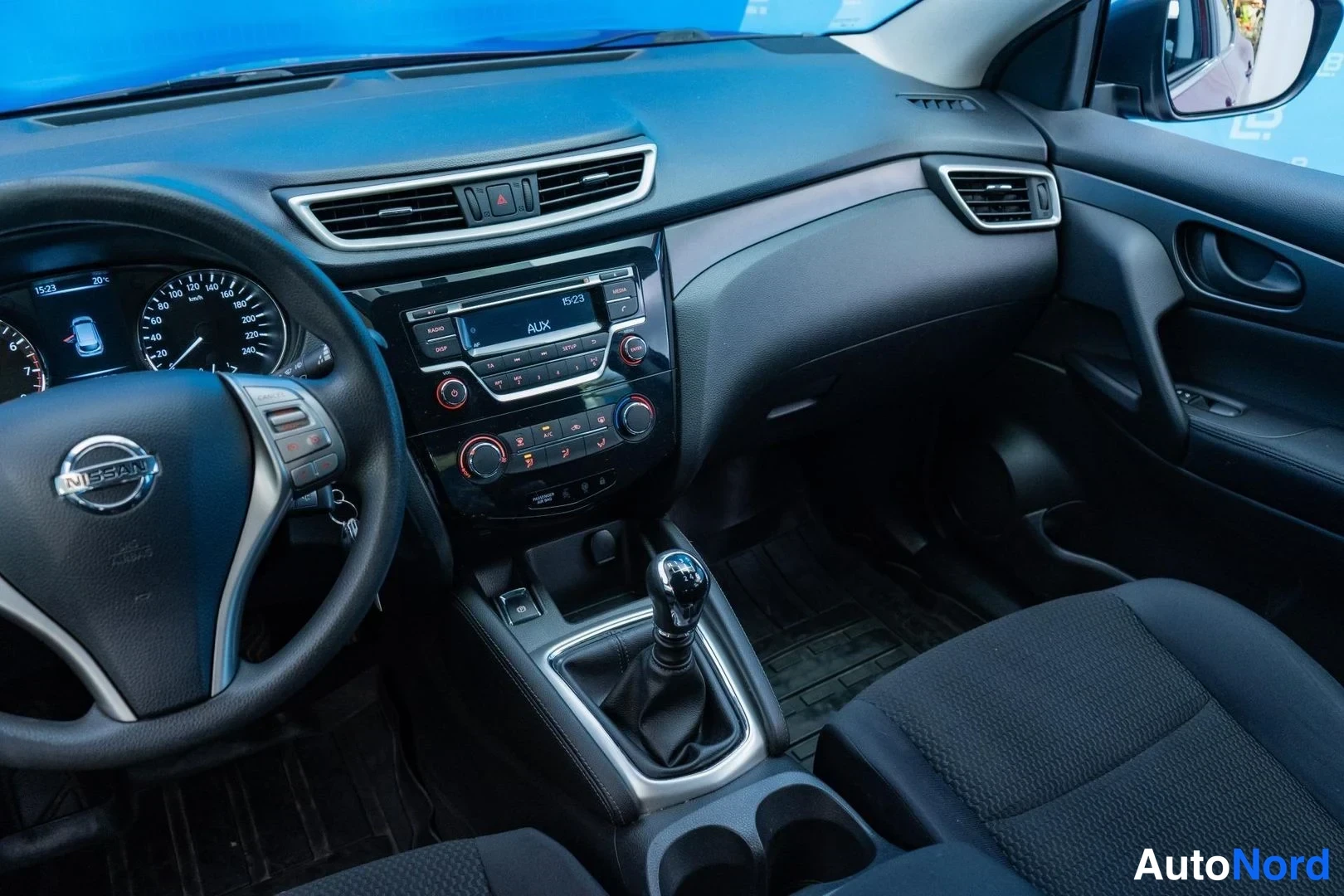 Red Nissan Qashqai 2014, cockpit, photo 10