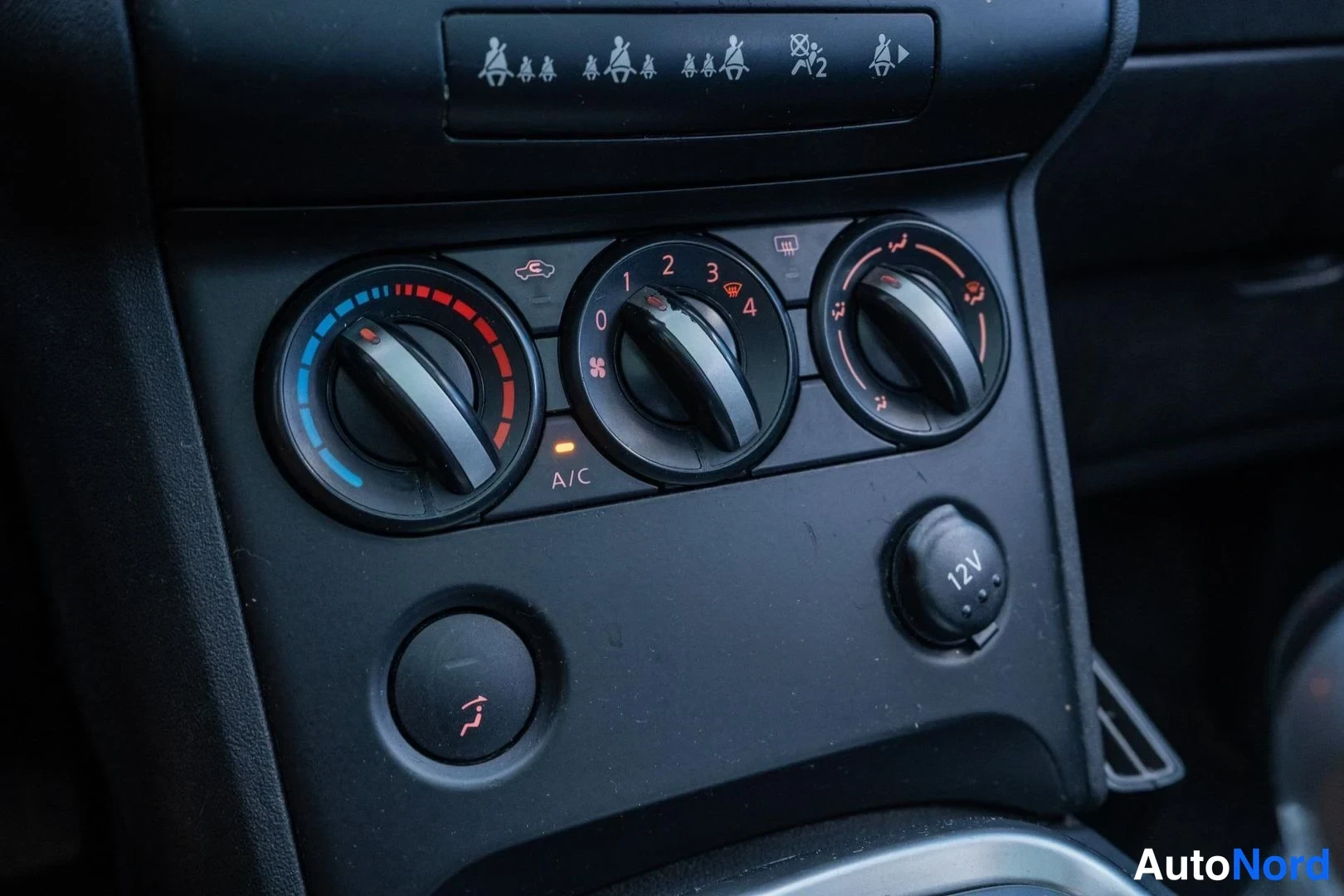 Black Nissan Qashqai+2 2009, detail, photo 17