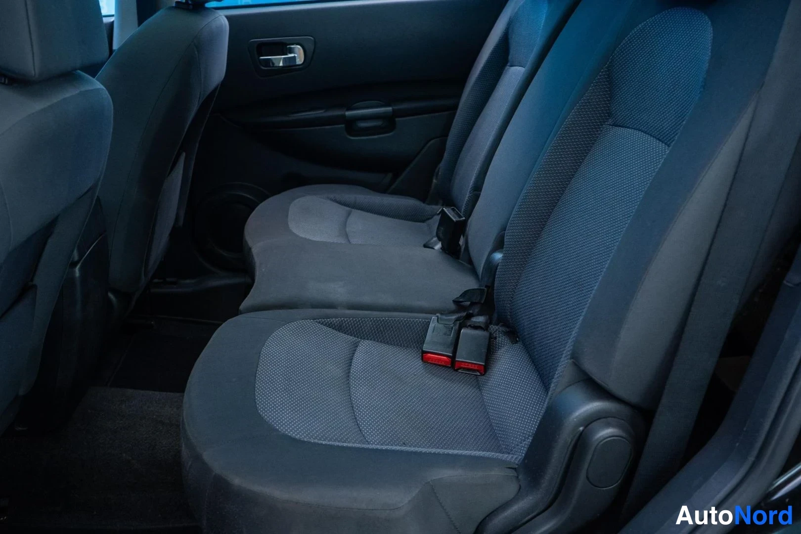 Black Nissan Qashqai+2 2009, rear seats, photo 12