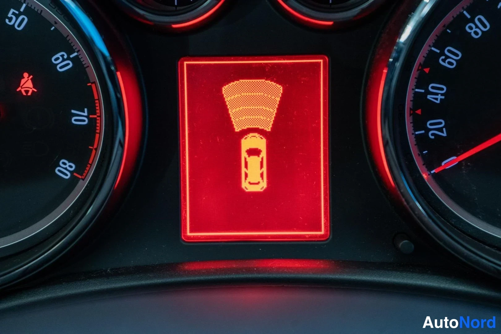 Black Opel Astra 2013, detail, photo 16