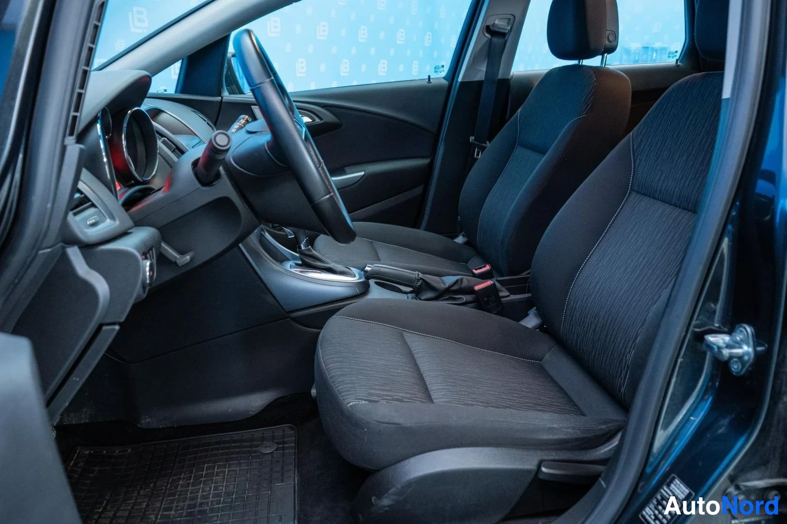 Black Opel Astra 2013, cockpit, photo 7