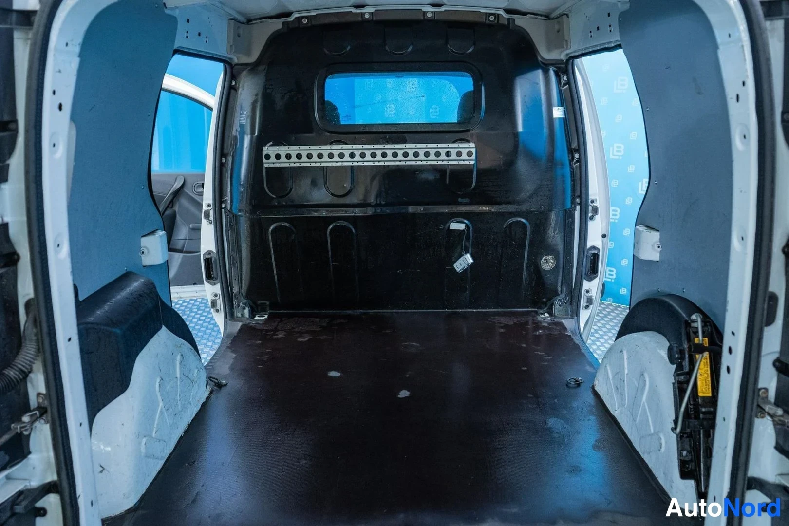 White Renault Kangoo Express 2013, boot, photo 9