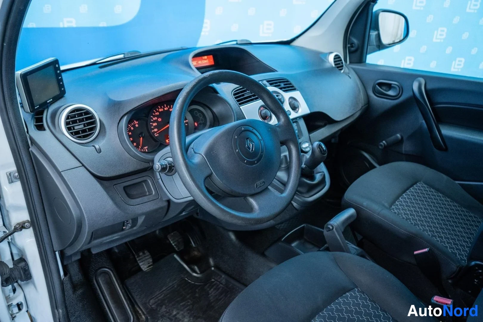 White Renault Kangoo Express 2013, cockpit, photo 8