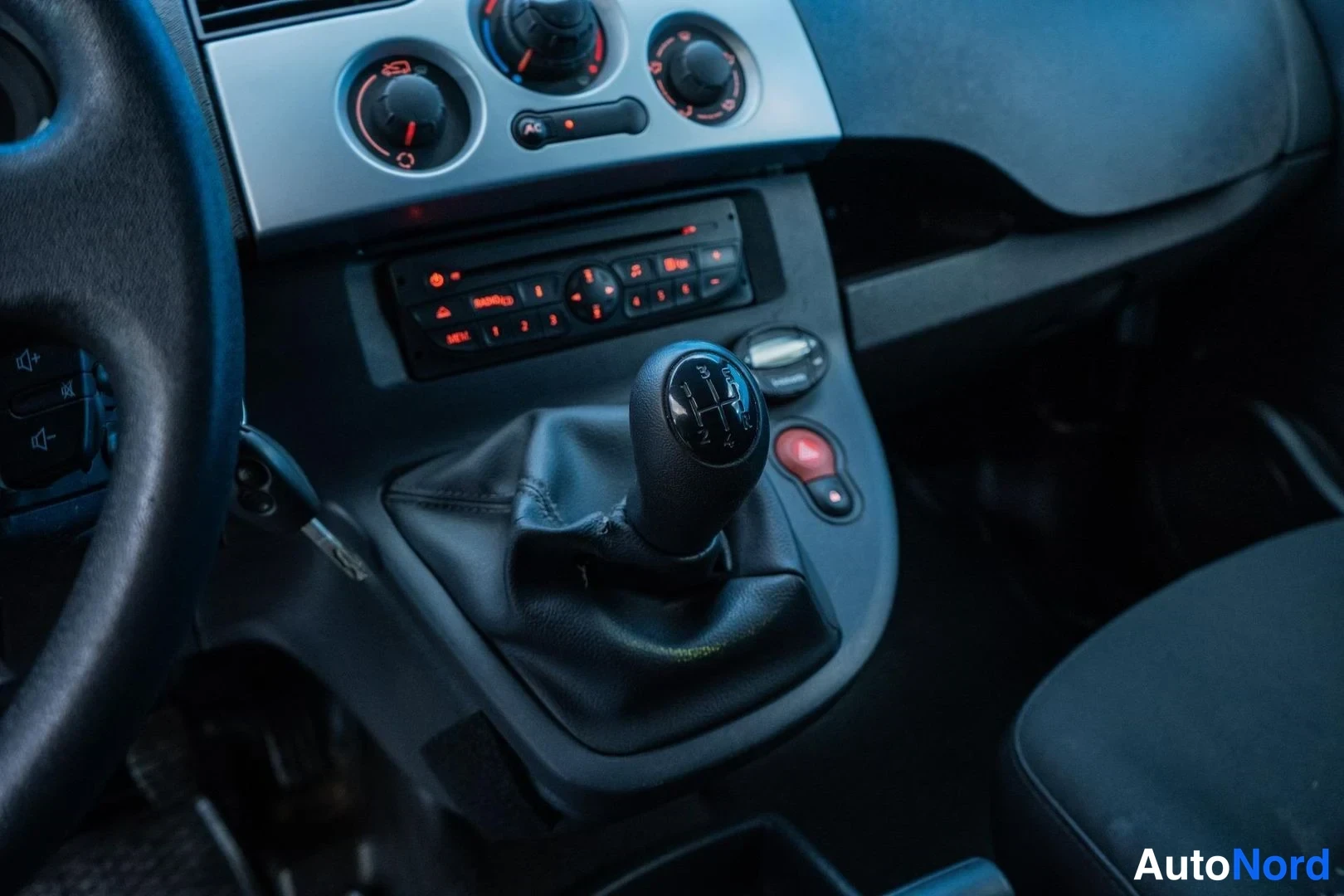 White Renault Kangoo Express 2013, detail, photo 10